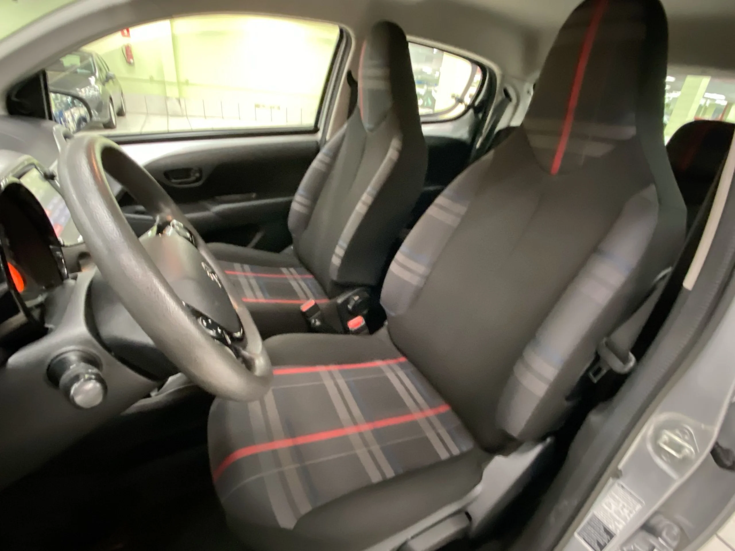 Peugeot 108 1.2 PureTech Active 60 kW (82 CV) - Foto 8