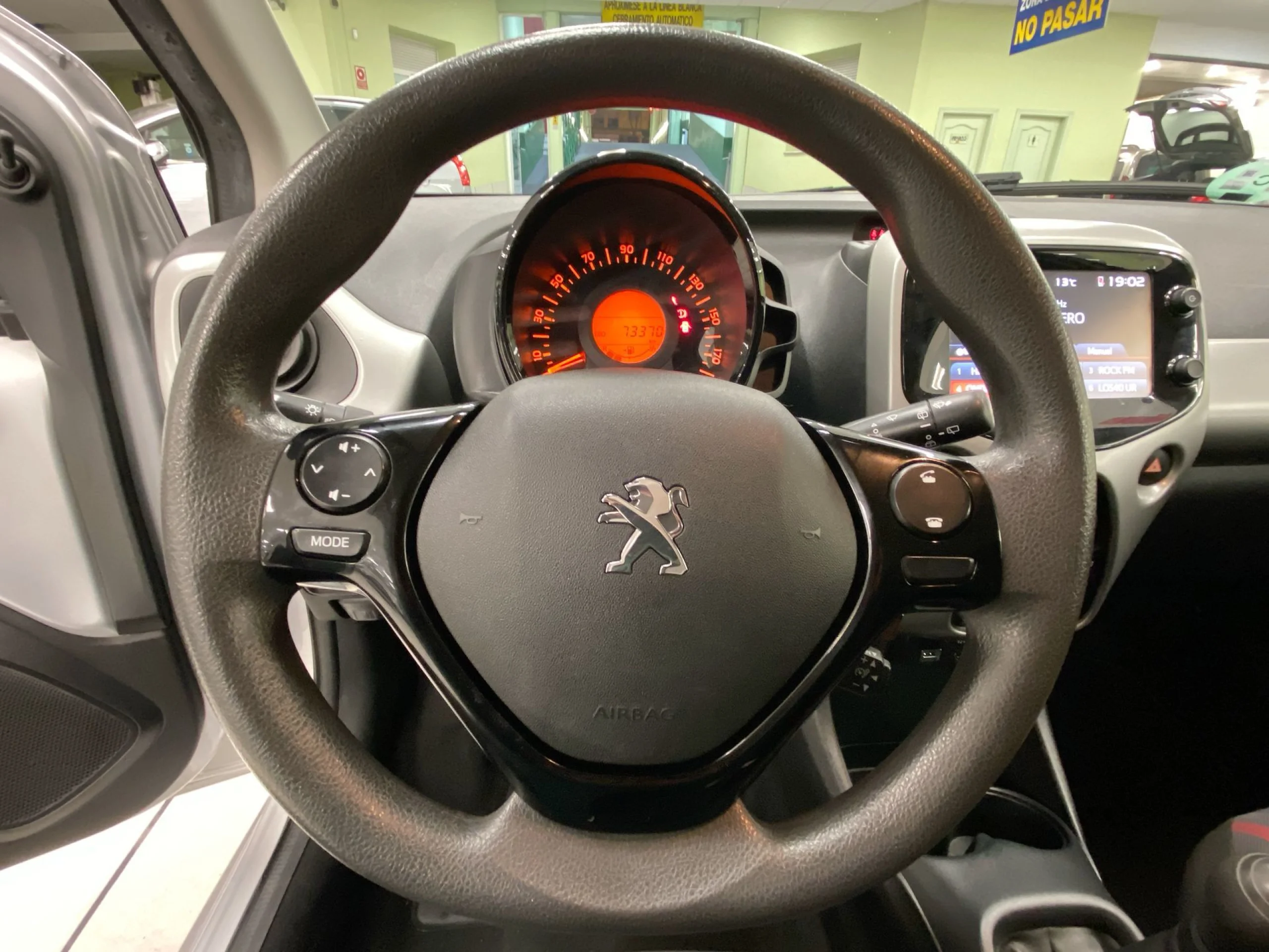 Peugeot 108 1.2 PureTech Active 60 kW (82 CV) - Foto 11
