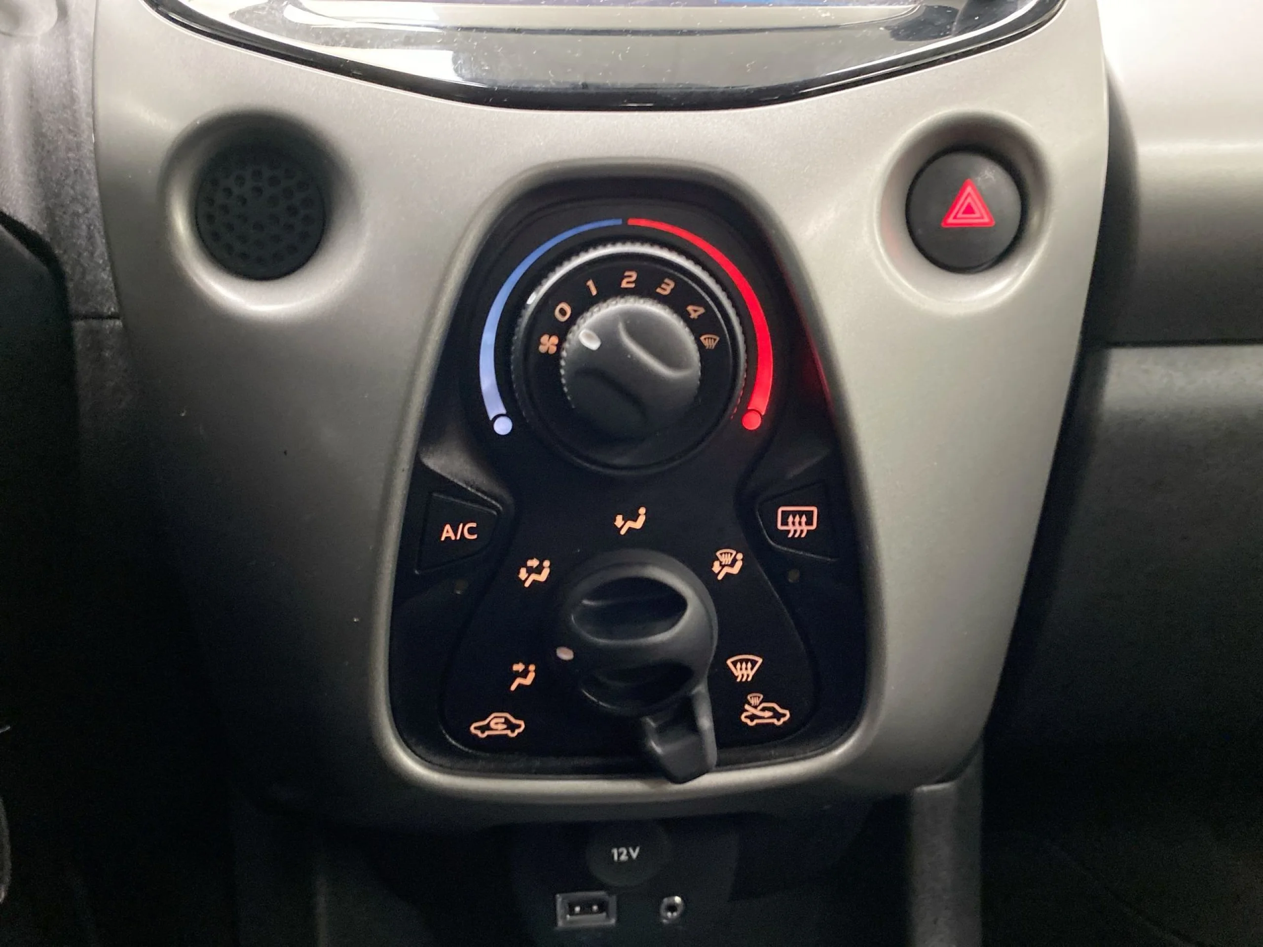 Peugeot 108 1.2 PureTech Active 60 kW (82 CV) - Foto 14