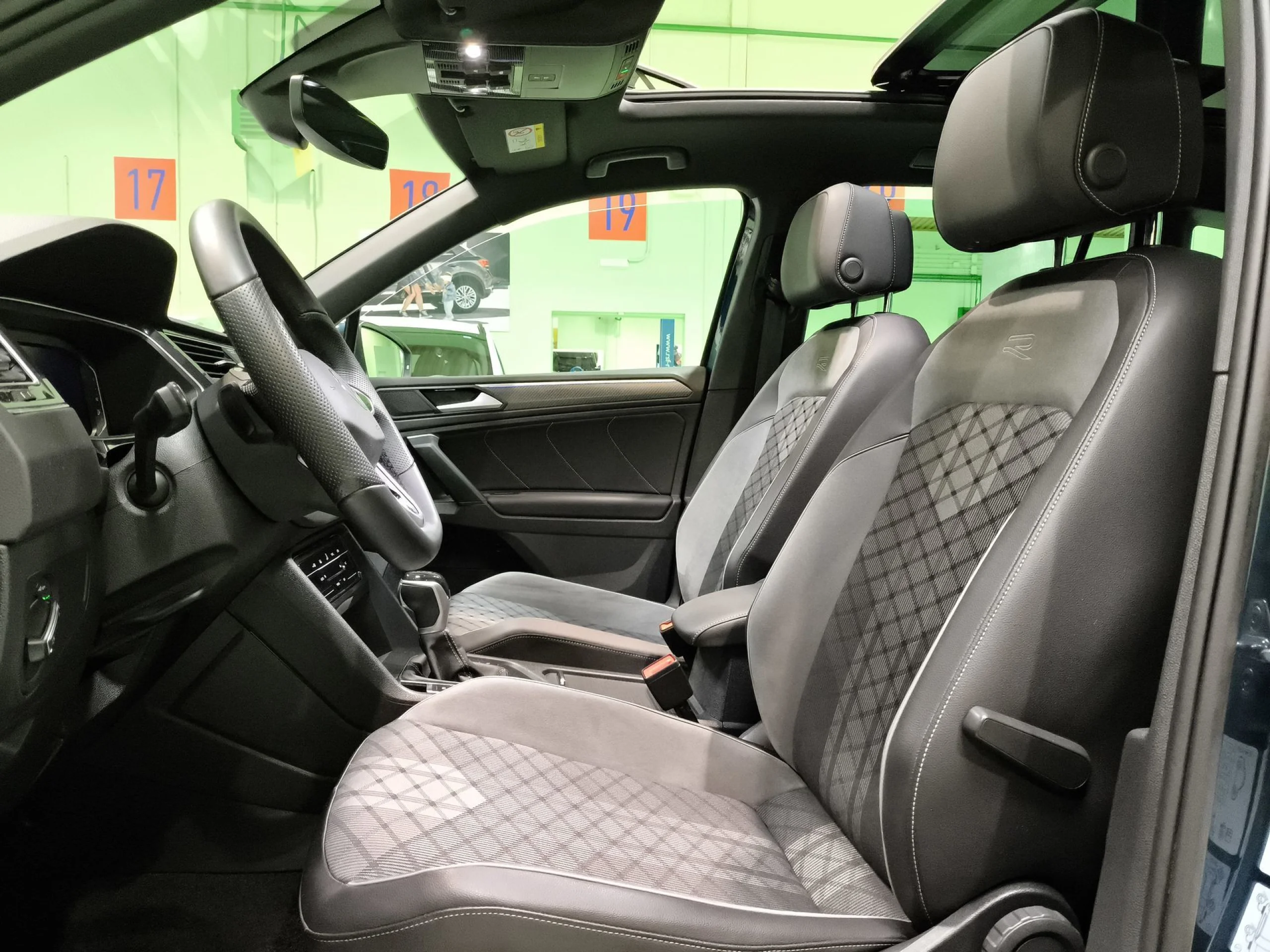Volkswagen Tiguan R-Line 1.5 TSI 110 kW (150 CV) DSG - Foto 8