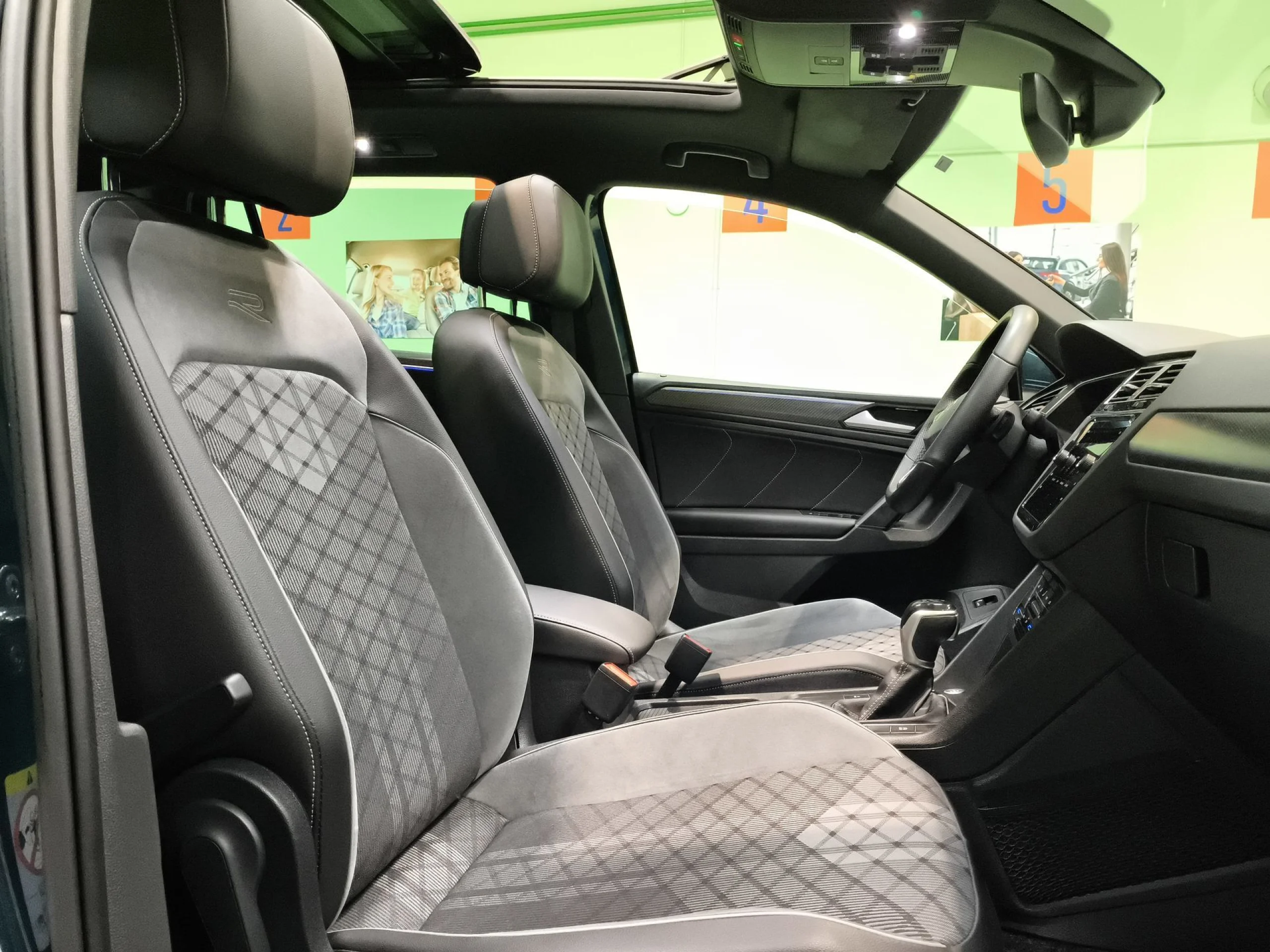 Volkswagen Tiguan R-Line 1.5 TSI 110 kW (150 CV) DSG - Foto 22