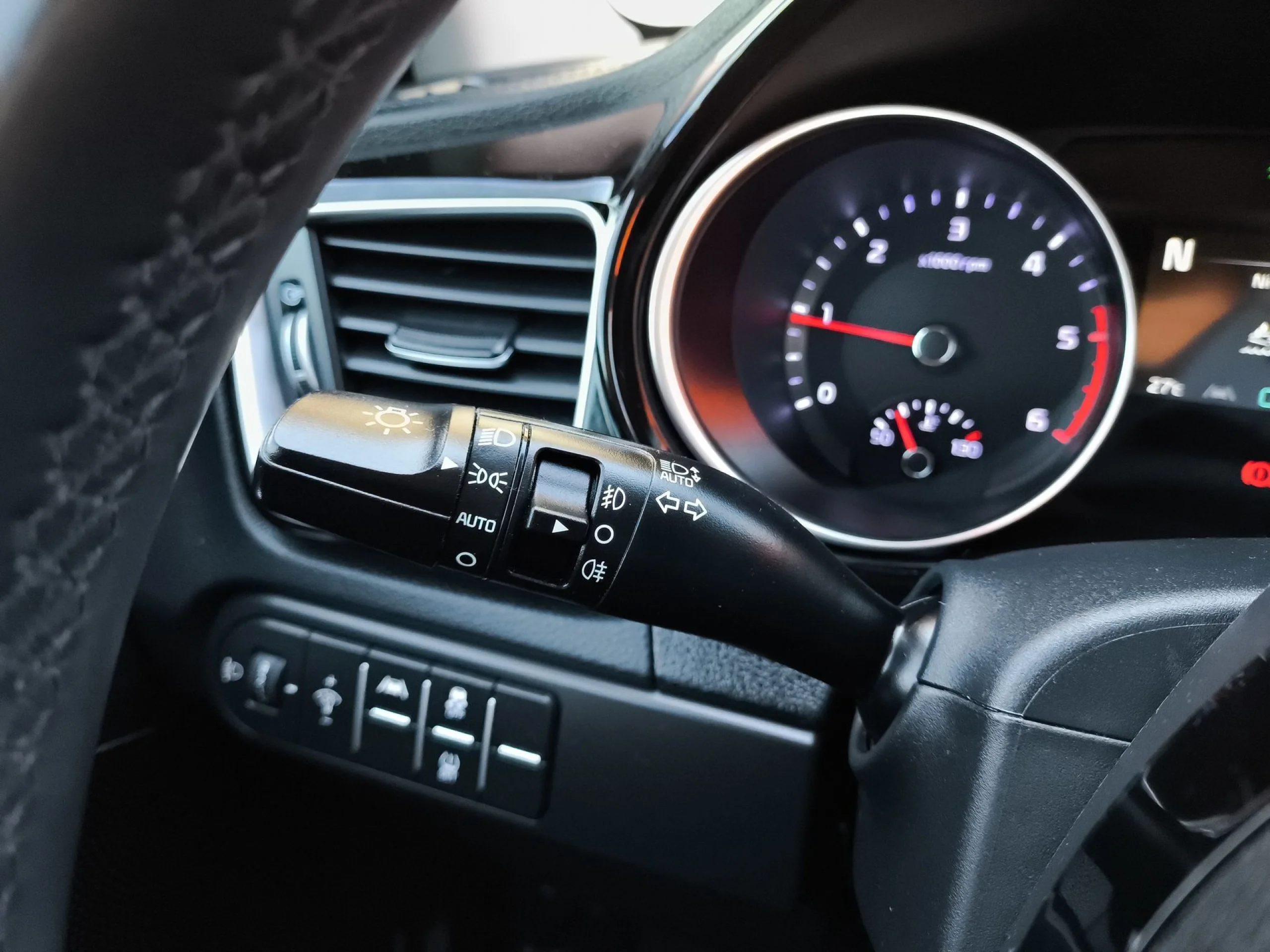 Kia Xceed 1.6 MHEV iMT Tech 100 kW (136 CV) - Foto 16