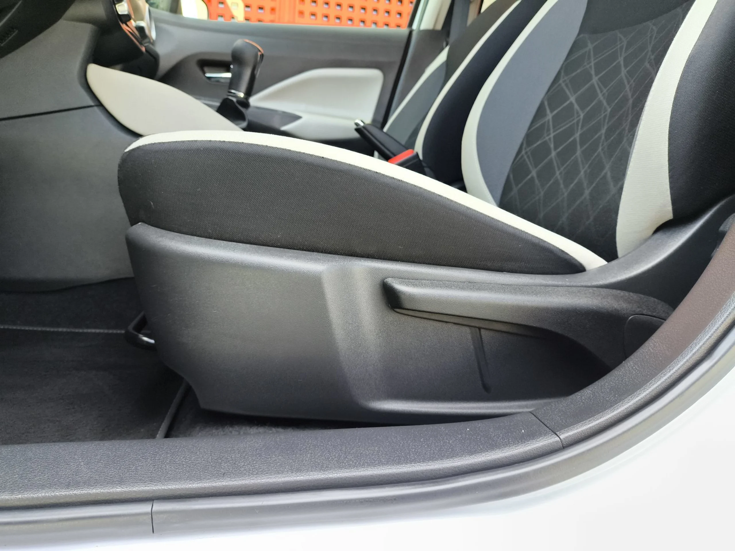 Nissan Micra 1.5dCi N-CONNECTA 66 kW (90 CV) - Foto 12