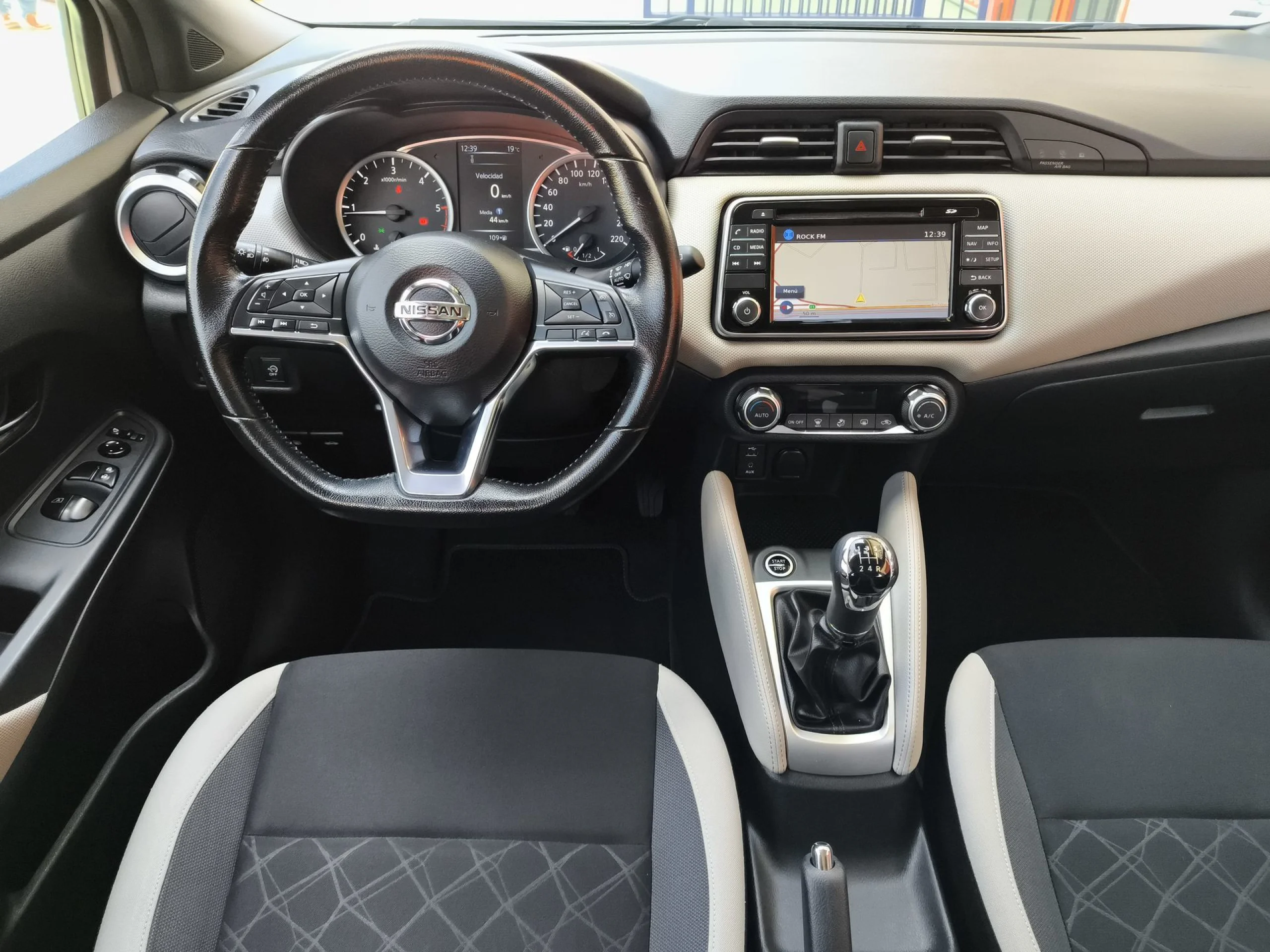 Nissan Micra 1.5dCi N-CONNECTA 66 kW (90 CV) - Foto 20