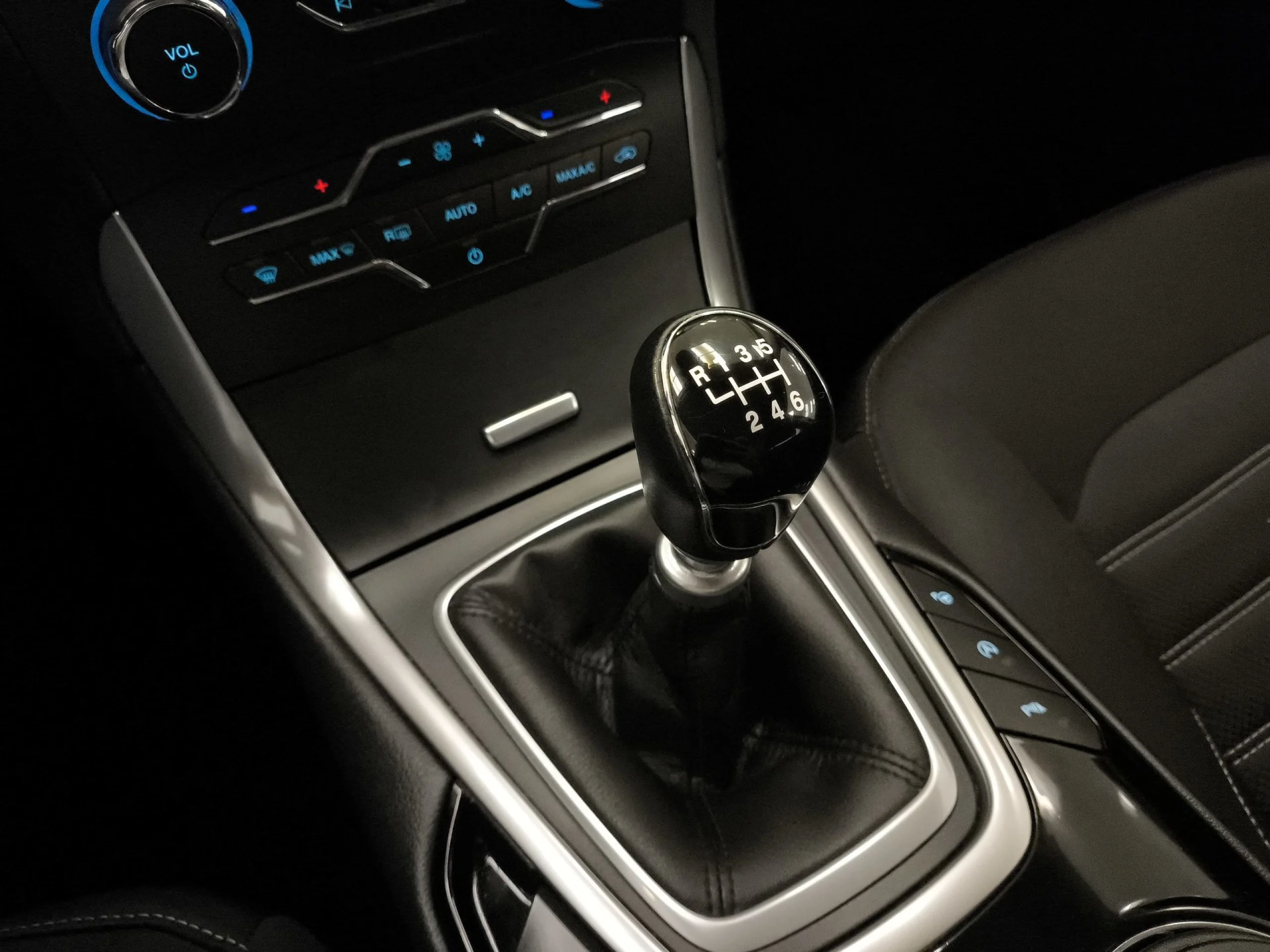 Ford Galaxy 2.0 TDCI Titanium Edition 110 kW (150 CV) - Foto 24