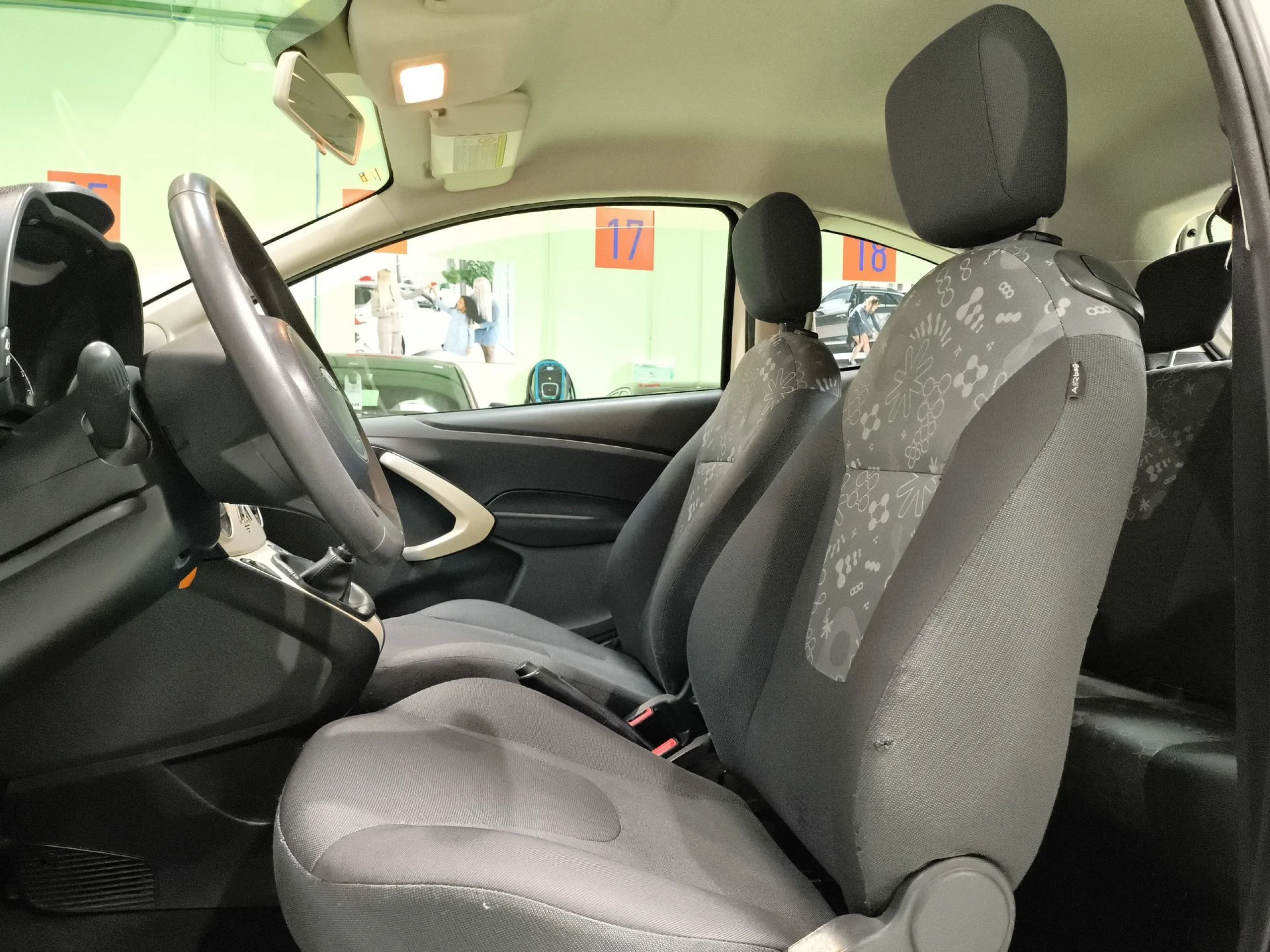 Ford Ka 1.2 Duratec SANDS Urban 51 kW (69 CV) - Foto 8