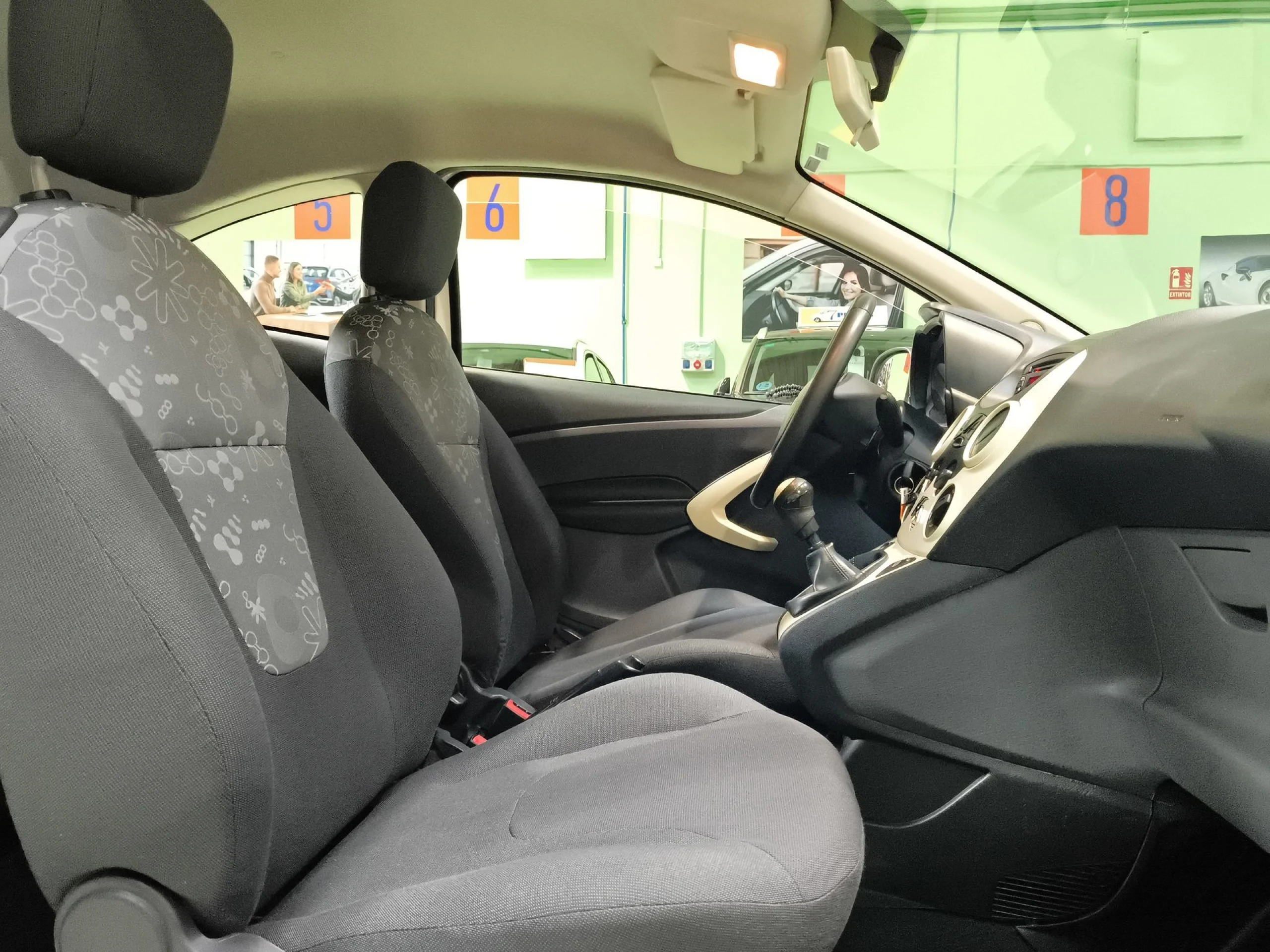Ford Ka 1.2 Duratec SANDS Urban 51 kW (69 CV) - Foto 18