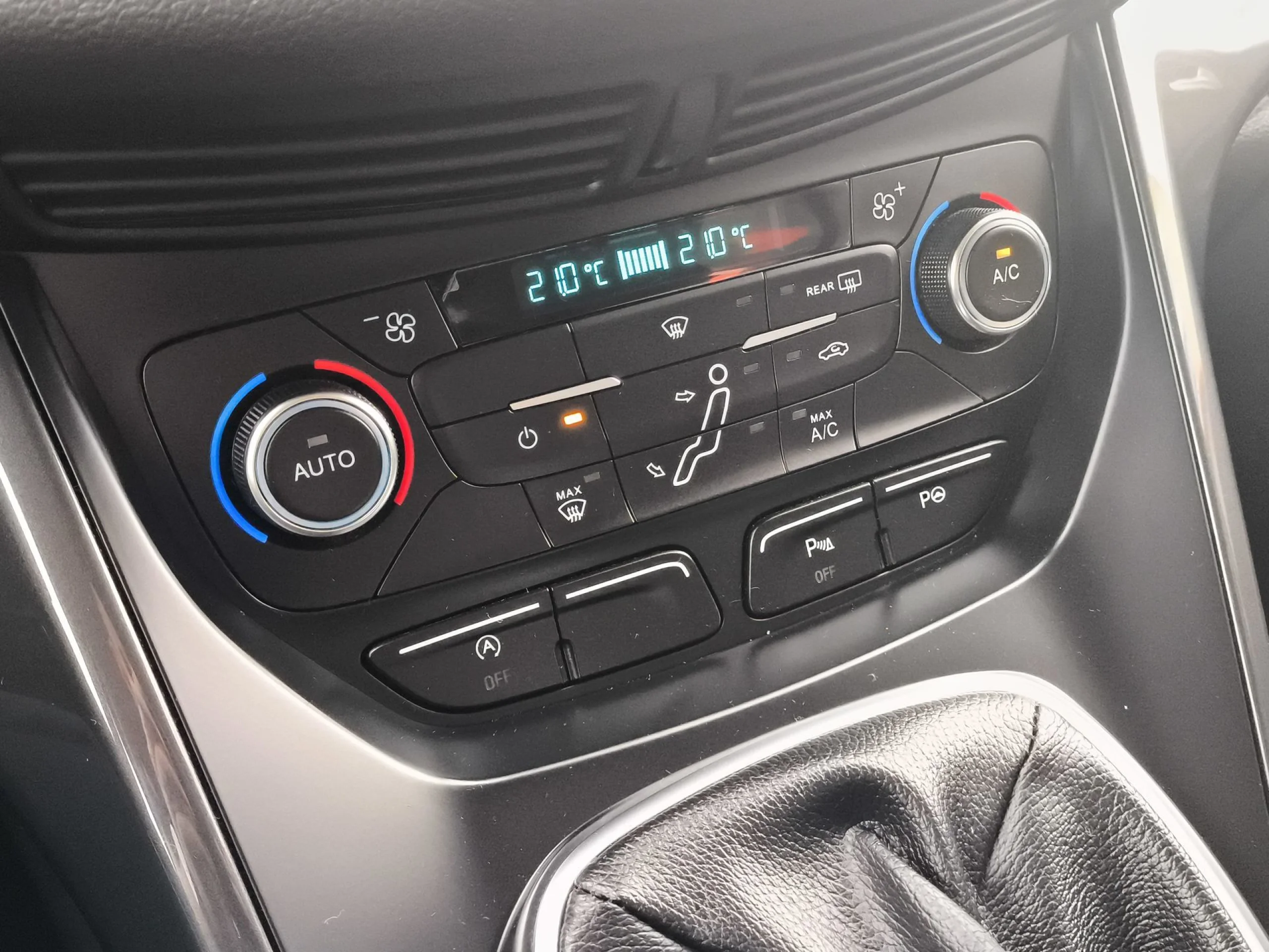 Ford C-Max 1.0 EcoBoost Titanium 92 kW (125 CV) - Foto 16