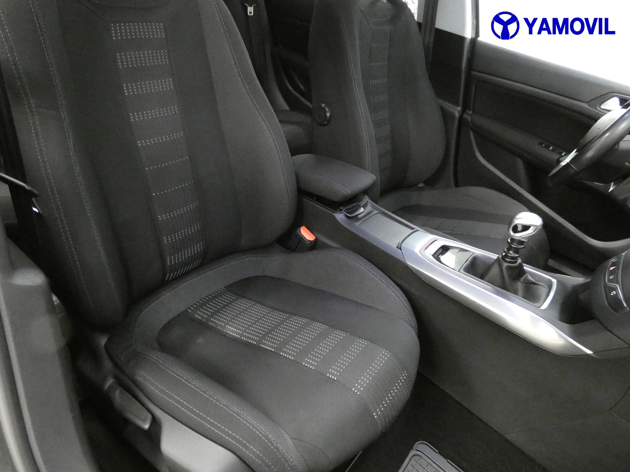 Peugeot 308 1.2 PURETECH ALLRUE 5P - Foto 15