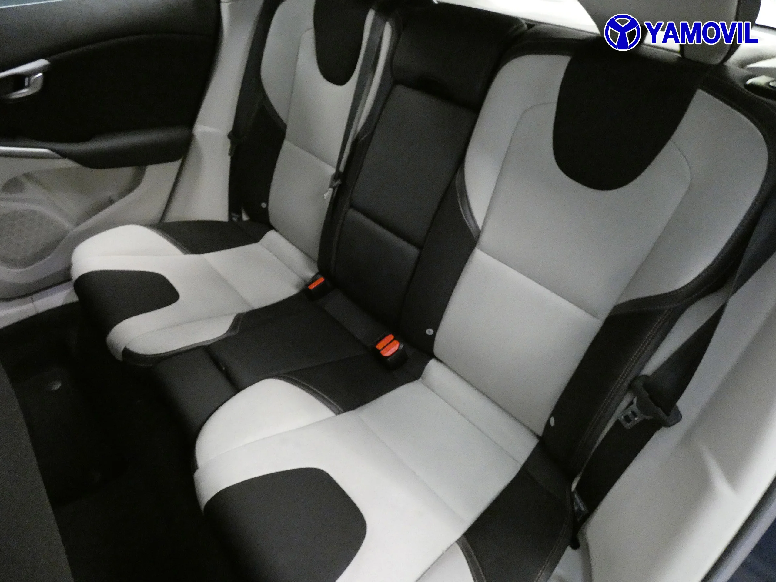 Volvo V40 1.6 D2 CROSS COUNTRY MOMENTUM 5P - Foto 14