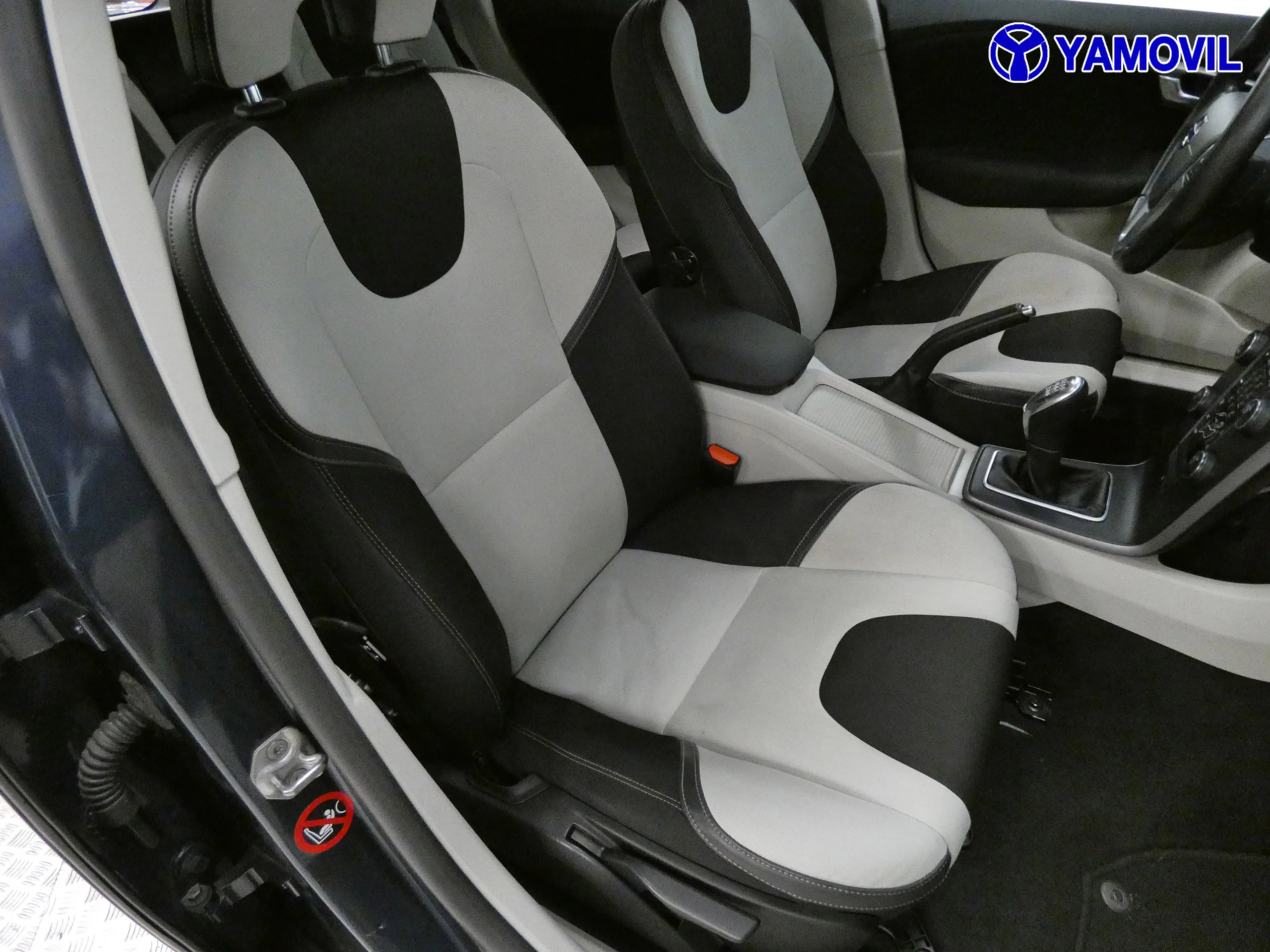 Volvo V40 1.6 D2 CROSS COUNTRY MOMENTUM 5P - Foto 15
