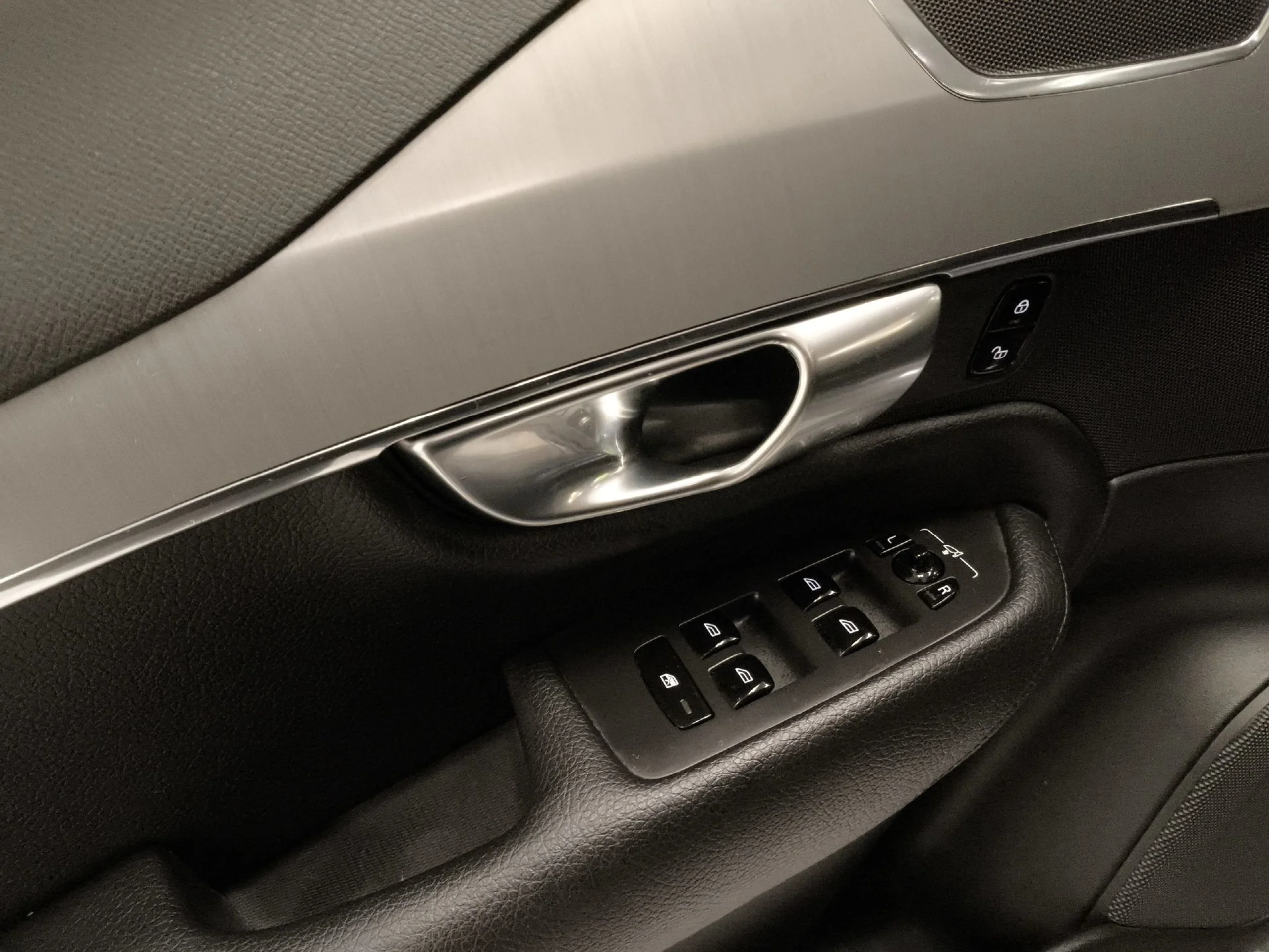 Volvo XC90 T8 Recharge Inscription Expression AWD Auto 287 kW (390 CV) - Foto 10