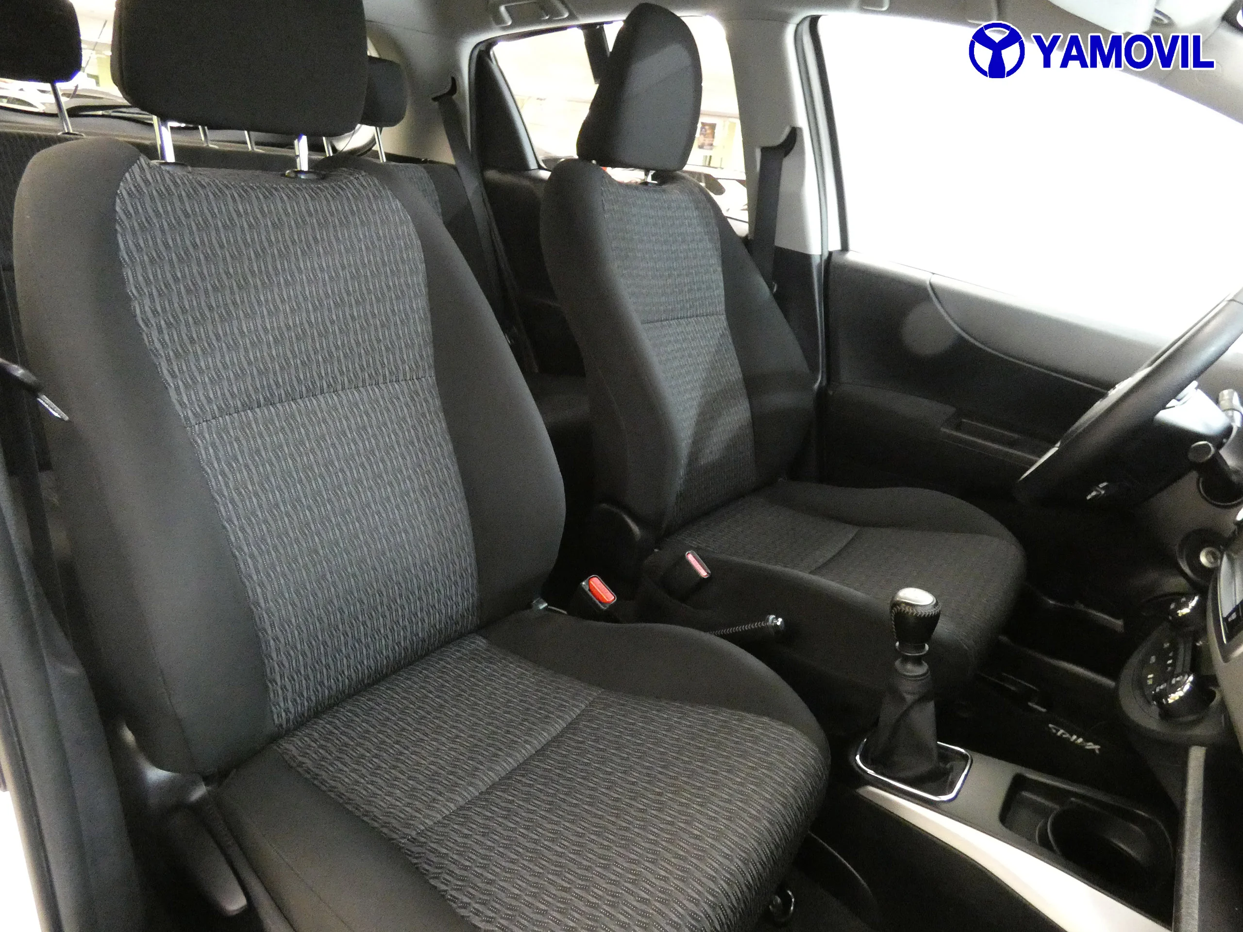 Toyota Yaris 1.3 ACTIVE 5P - Foto 15
