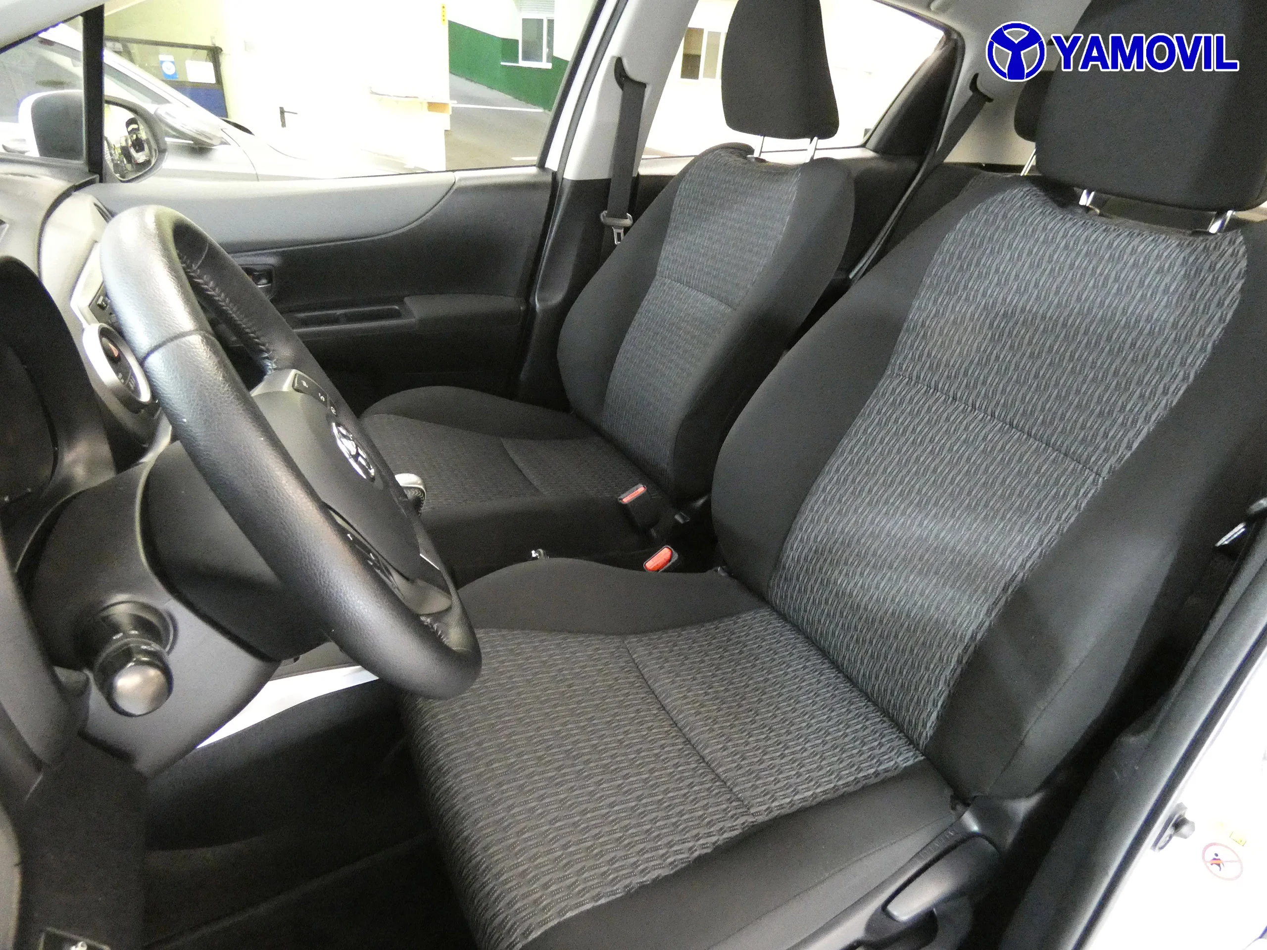 Toyota Yaris 1.3 ACTIVE 5P - Foto 13