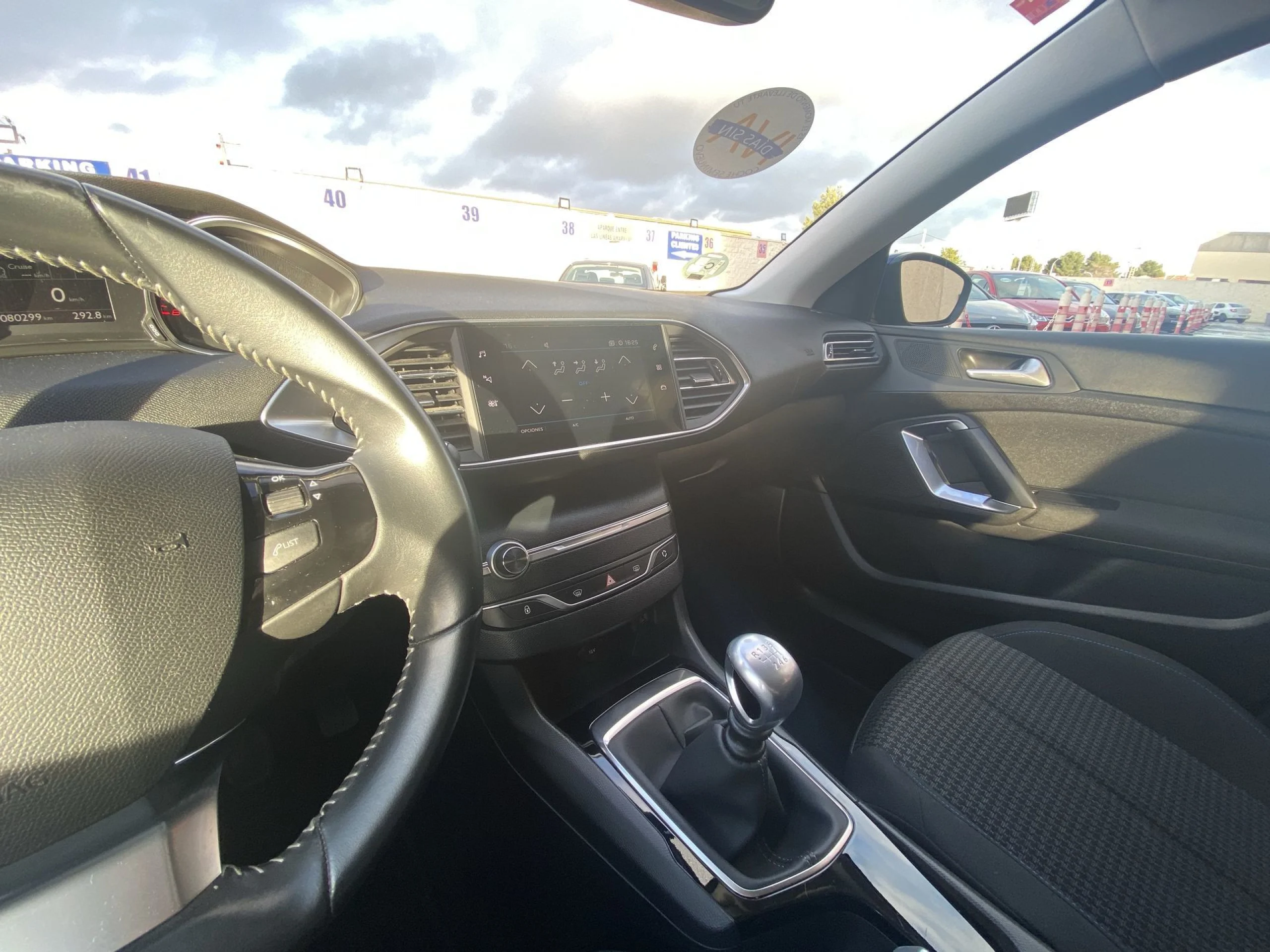 Peugeot 308 BlueHDi 130 SANDS Style 96 kW (130 CV) - Foto 18