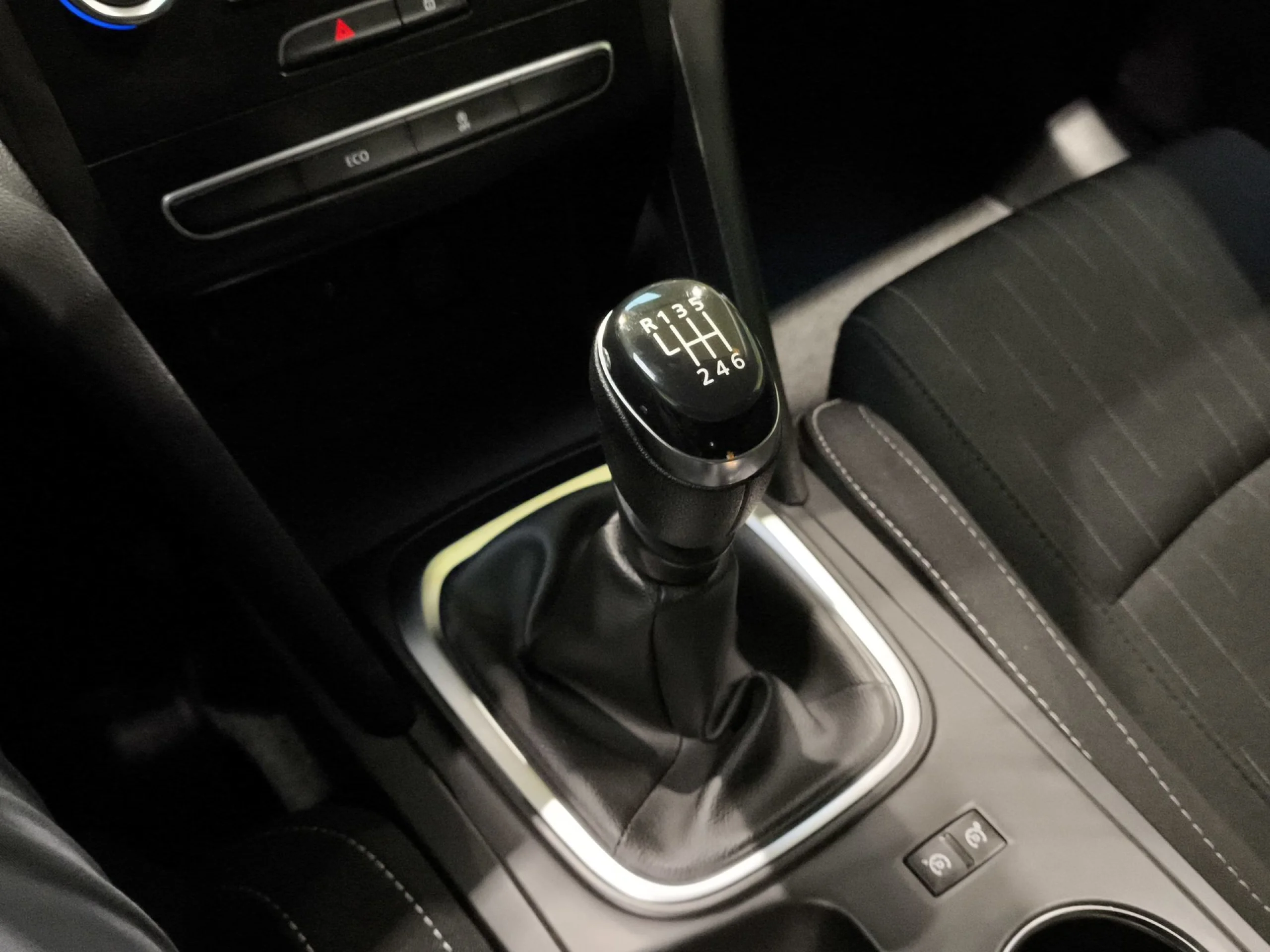 Renault Megane Limited TCe 103 kW (140 CV) GPF - Foto 16