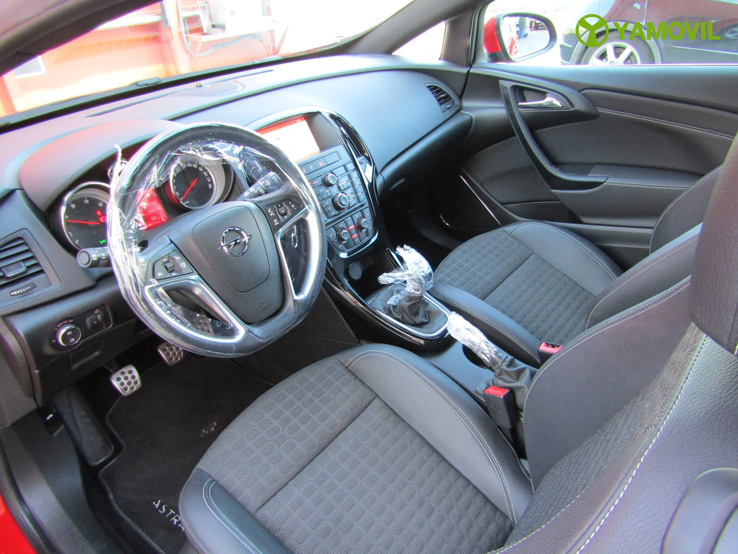 Opel Astra GTC 1.6CDTI 136CV OPC-LINE - Foto 17