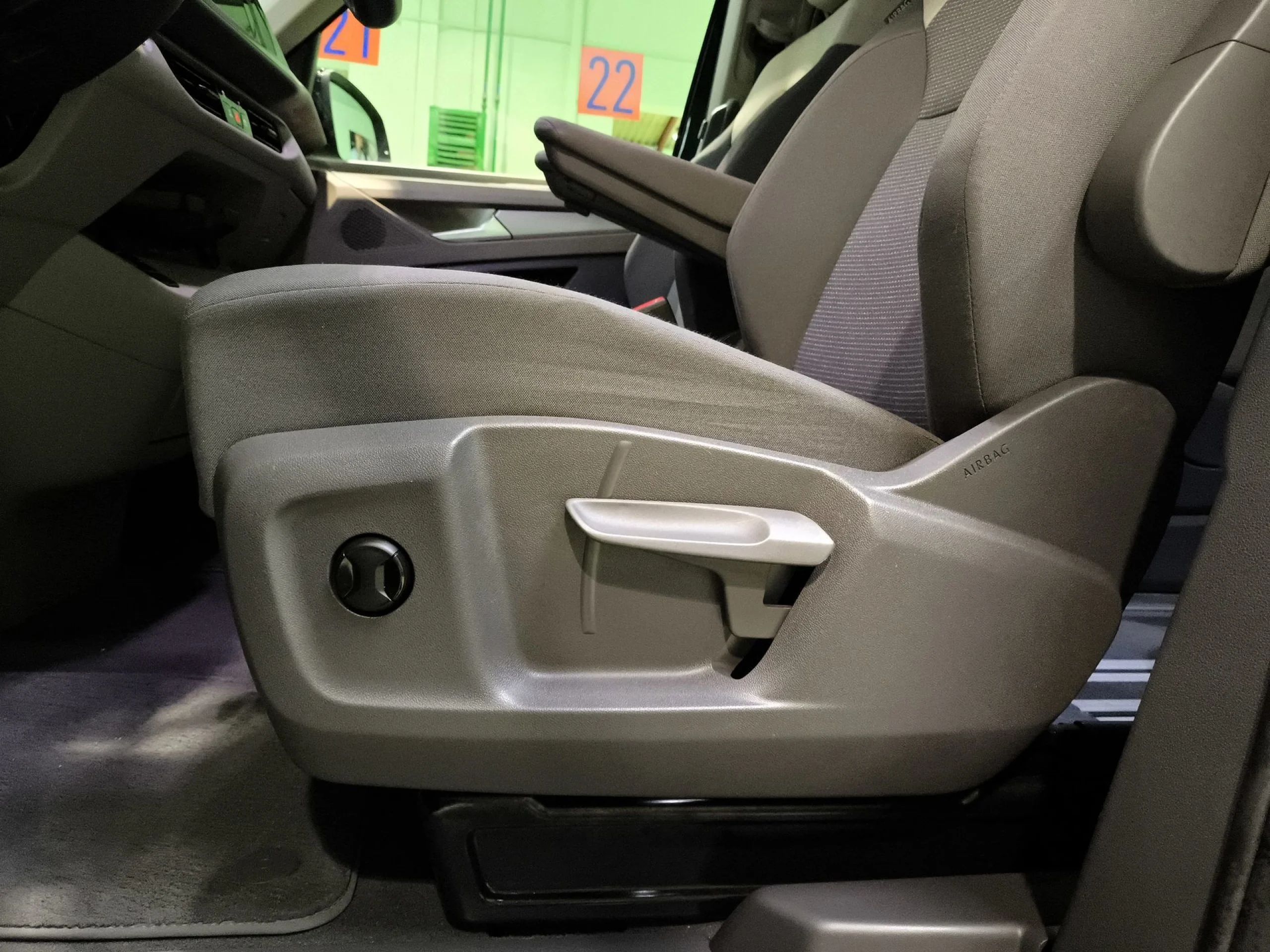 Volkswagen Multivan 1.4 TSI PHEV Batalla Corta 160 kW (218 CV) DSG - Foto 9