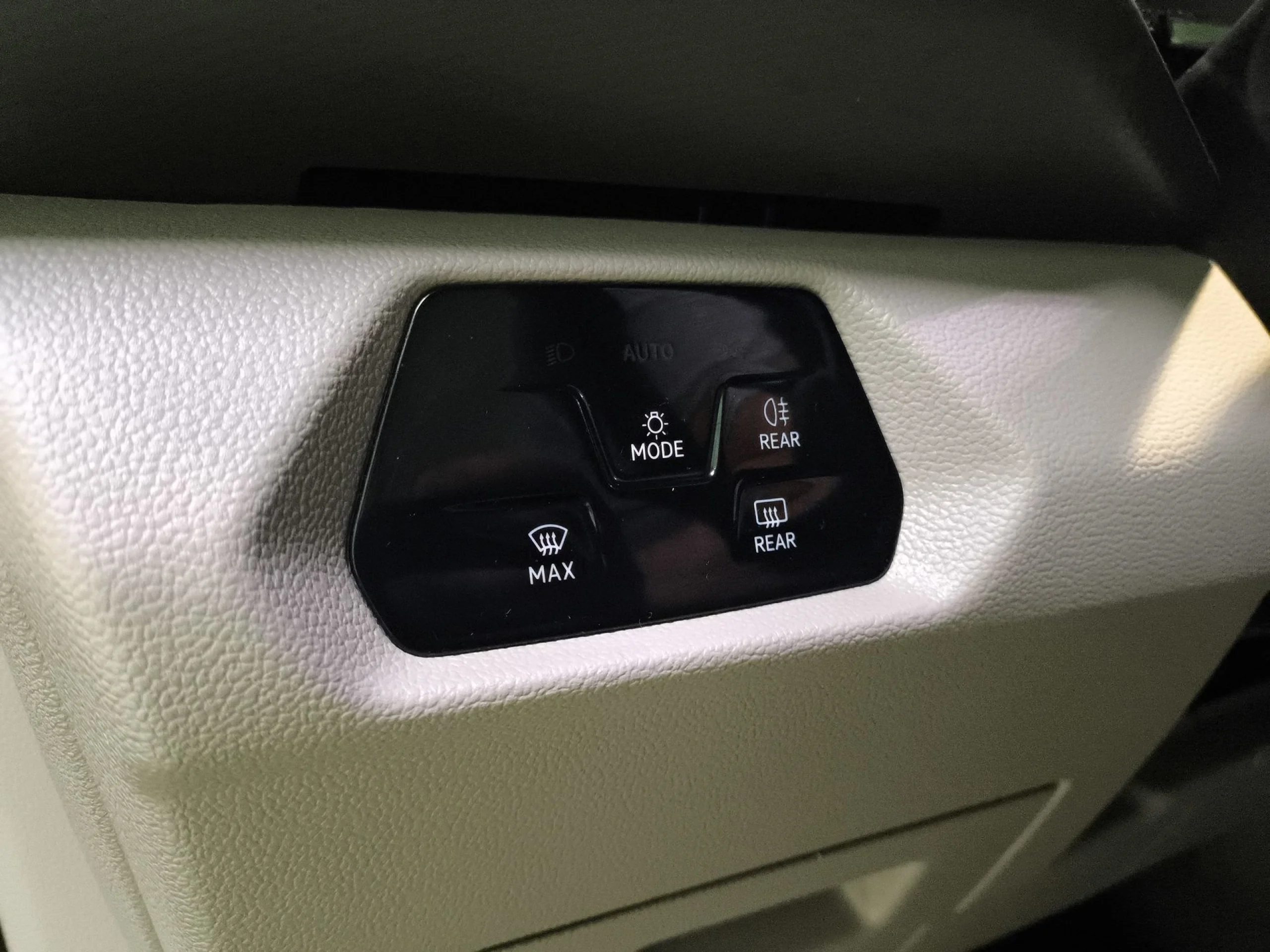 Volkswagen Multivan 1.4 TSI PHEV Batalla Corta 160 kW (218 CV) DSG - Foto 12