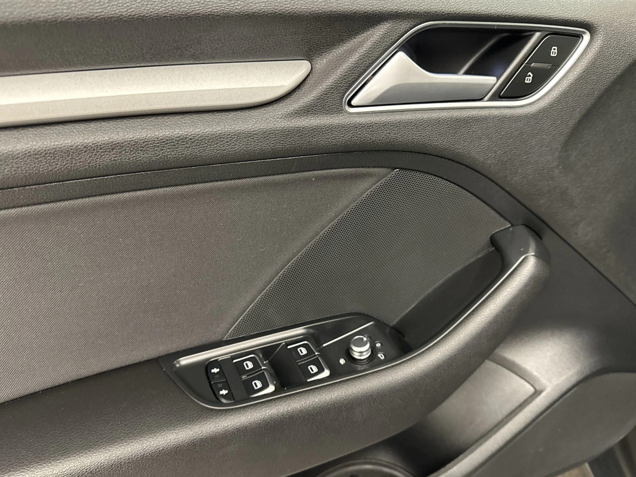 Audi A3 sedan Attraction 1.6 TDI clean diesel 81 kW (110 CV) - Foto 10