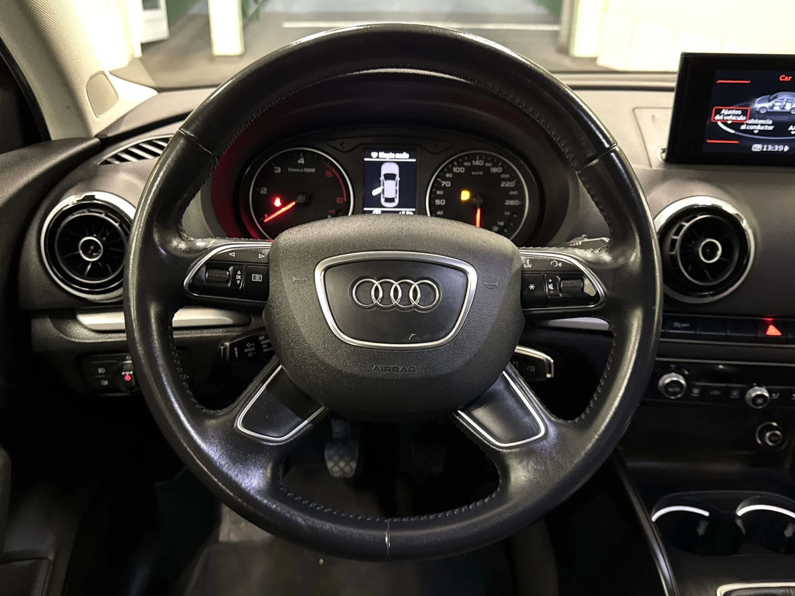 Audi A3 sedan Attraction 1.6 TDI clean diesel 81 kW (110 CV) - Foto 13