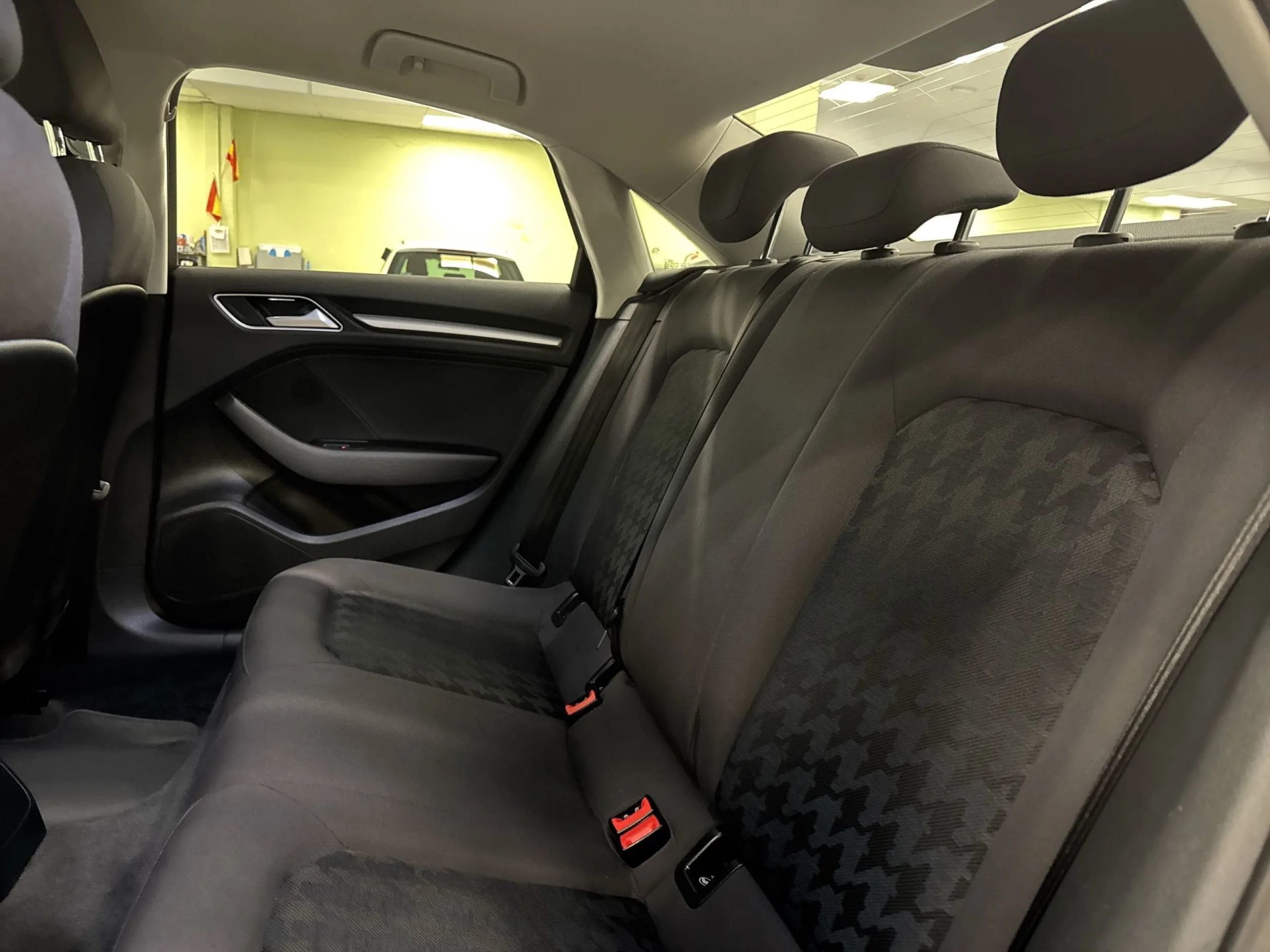 Audi A3 sedan Attraction 1.6 TDI clean diesel 81 kW (110 CV) - Foto 19