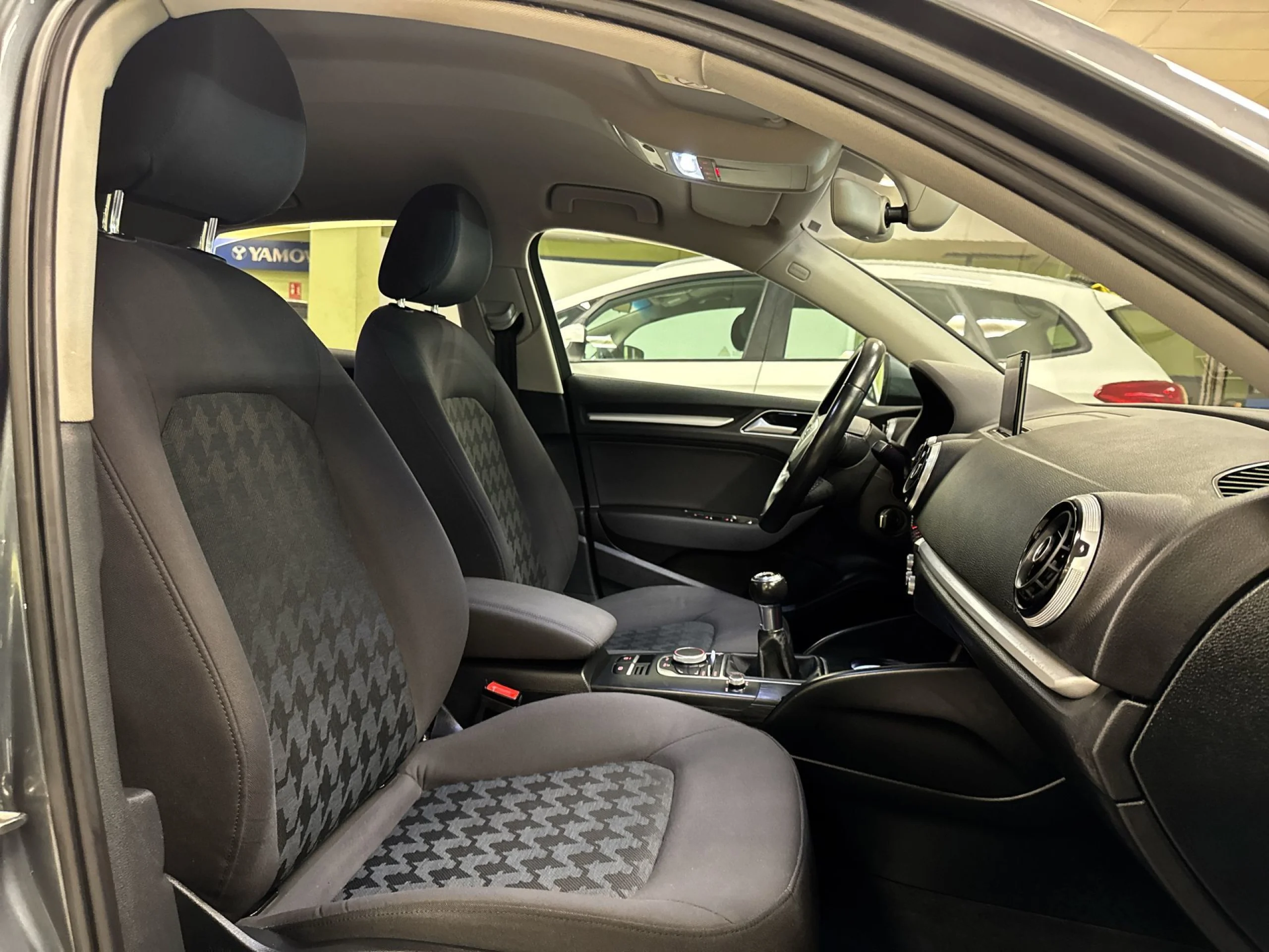 Audi A3 sedan Attraction 1.6 TDI clean diesel 81 kW (110 CV) - Foto 22