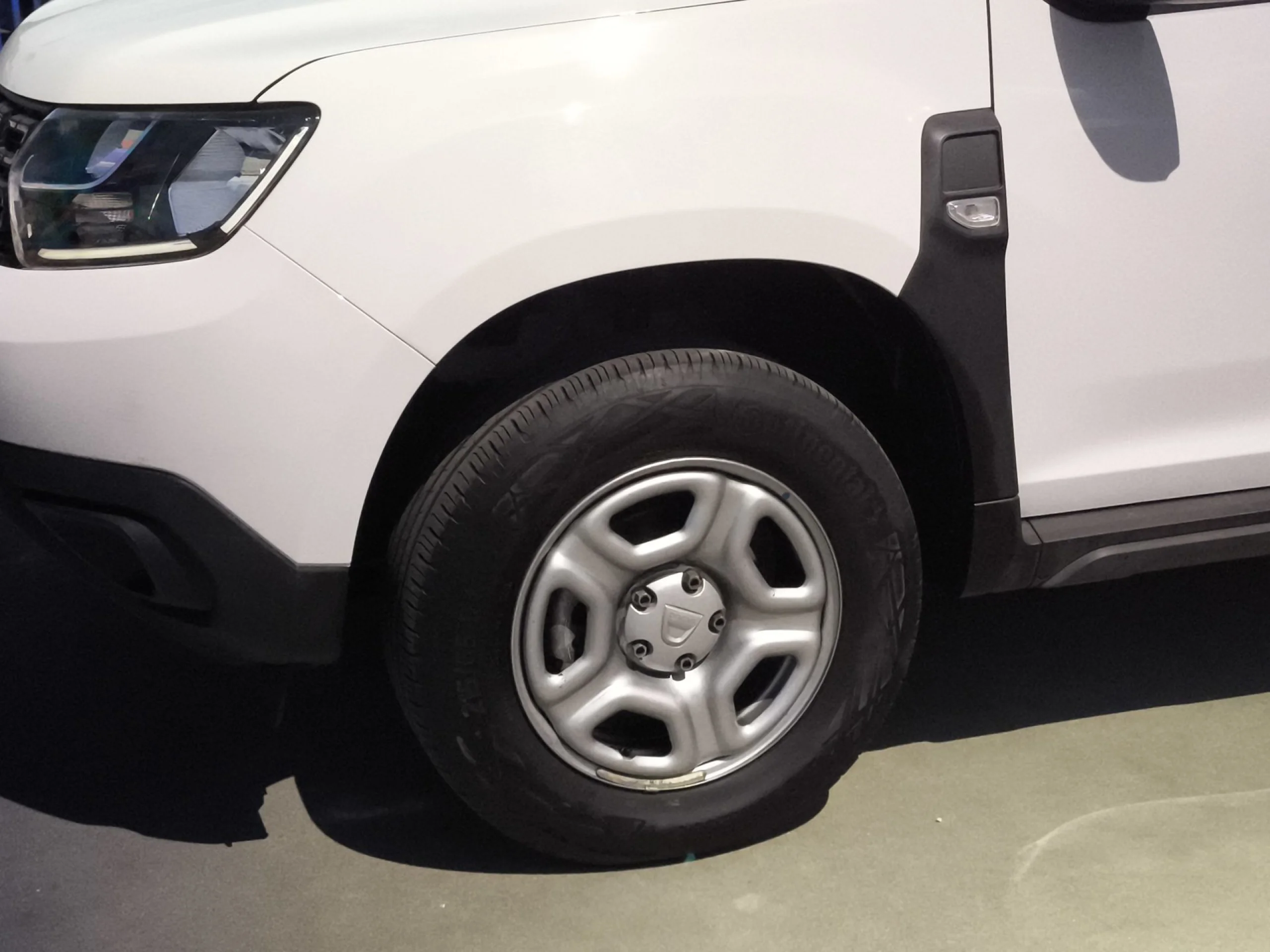 Dacia Duster Essential TCE 74 kW (100 CV) 4X2 - Foto 7