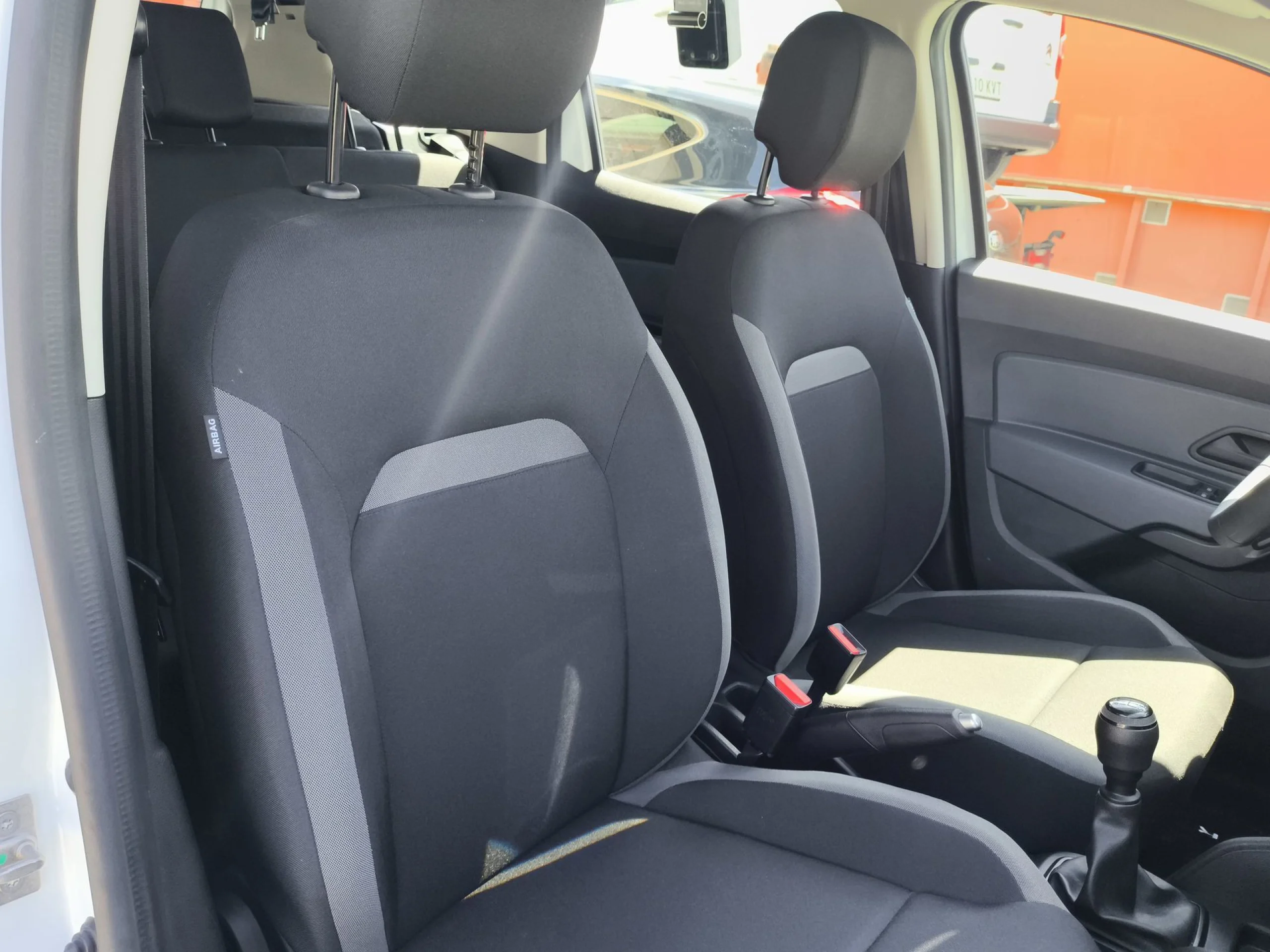 Dacia Duster Essential TCE 74 kW (100 CV) 4X2 - Foto 19