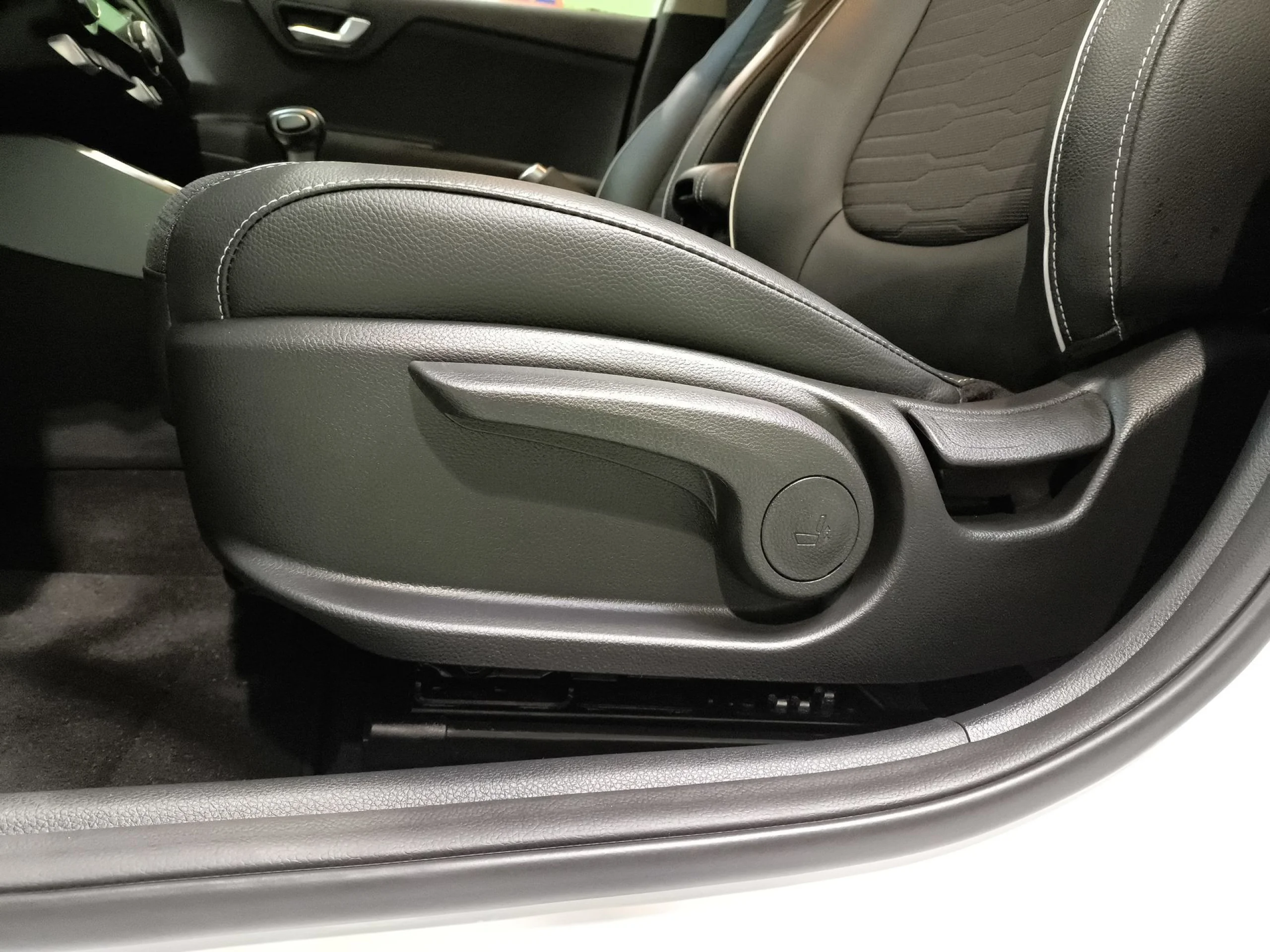 Kia Stonic 1.0 T-GDi MHEV GT Line DCT 88 kW (120 CV) - Foto 14
