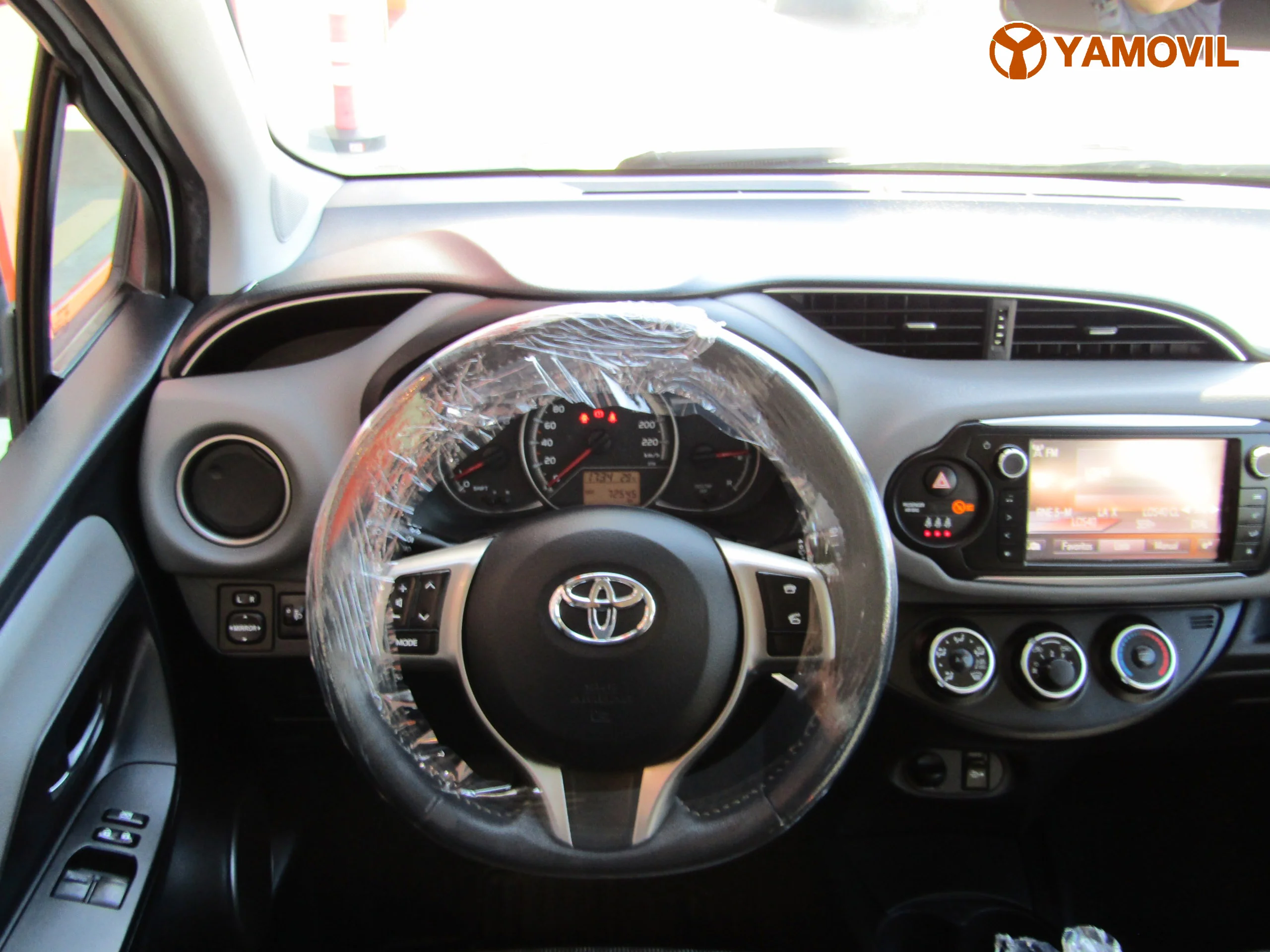 Toyota Yaris 1.0 ACTIVE  - Foto 17