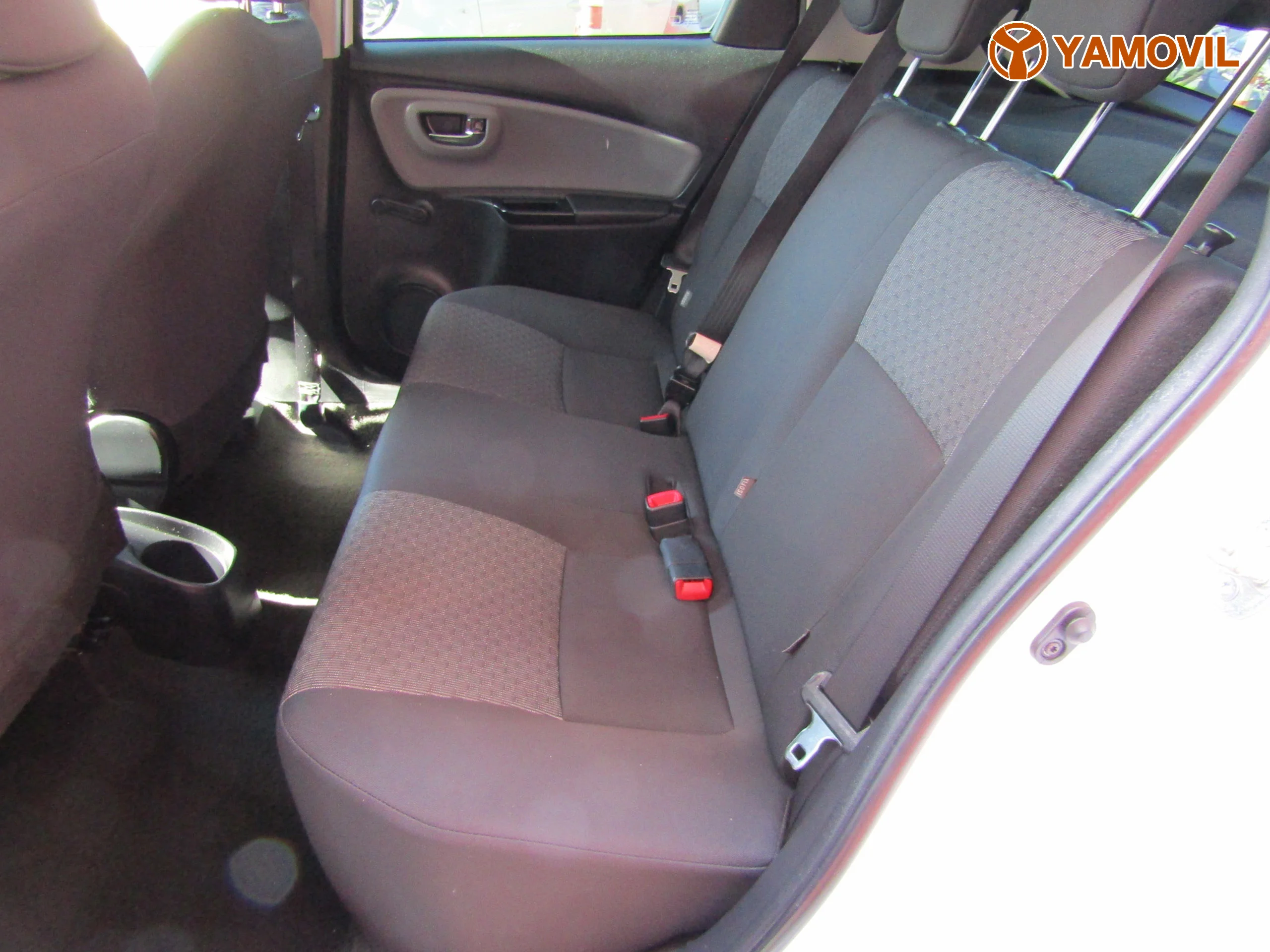 Toyota Yaris 1.0 ACTIVE  - Foto 20