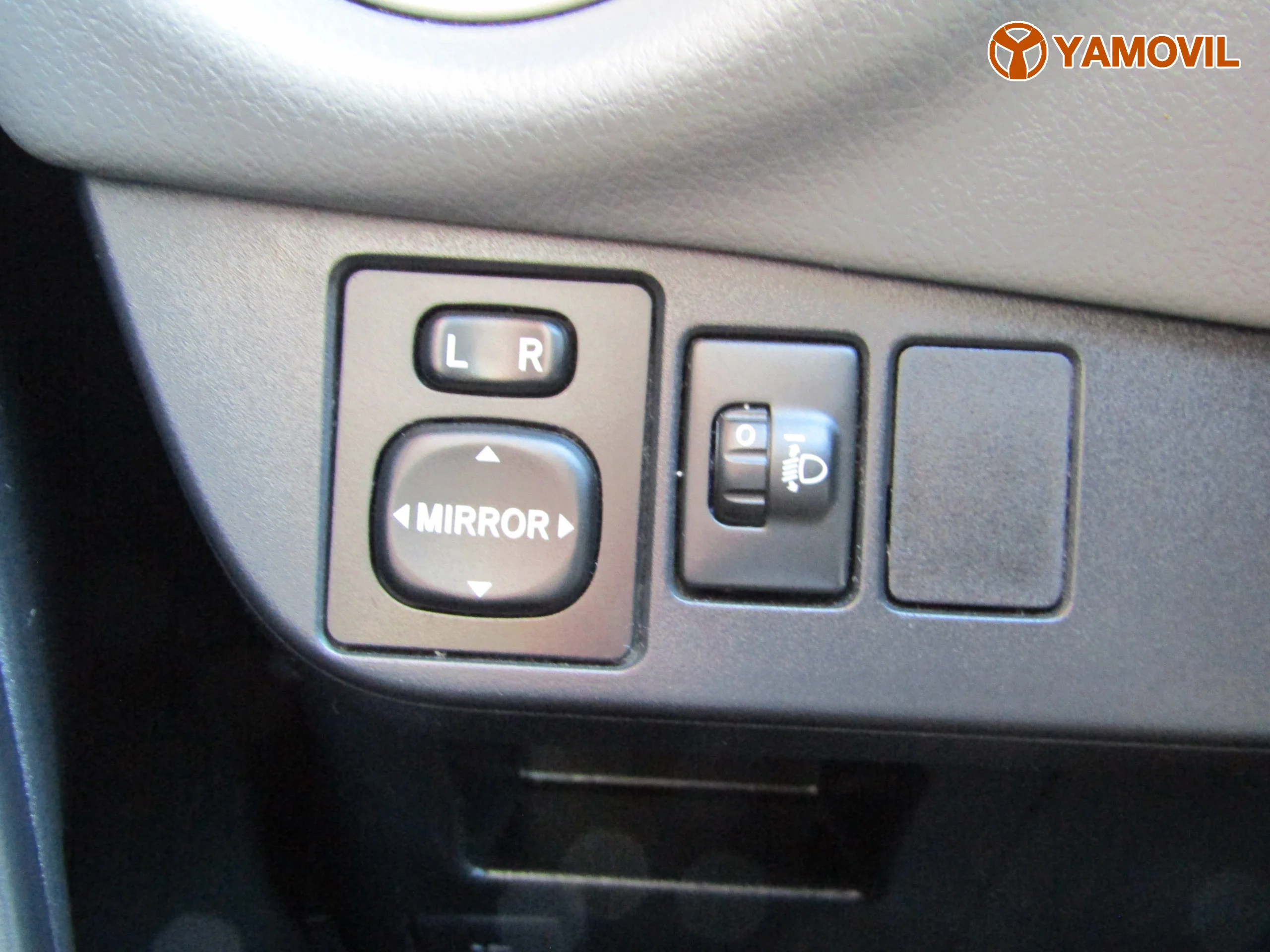 Toyota Yaris 1.0 ACTIVE  - Foto 28