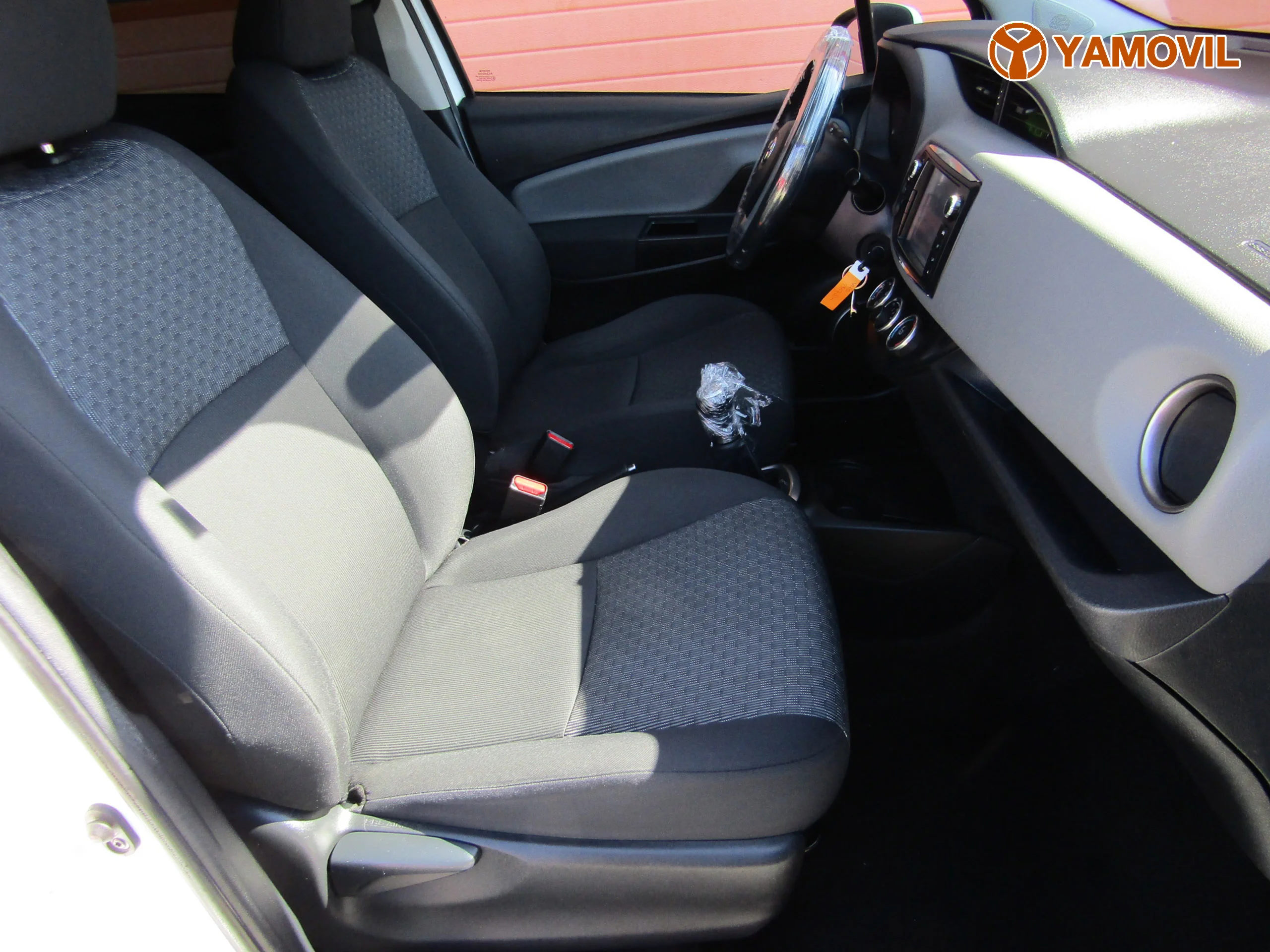 Toyota Yaris 1.0 ACTIVE  - Foto 13