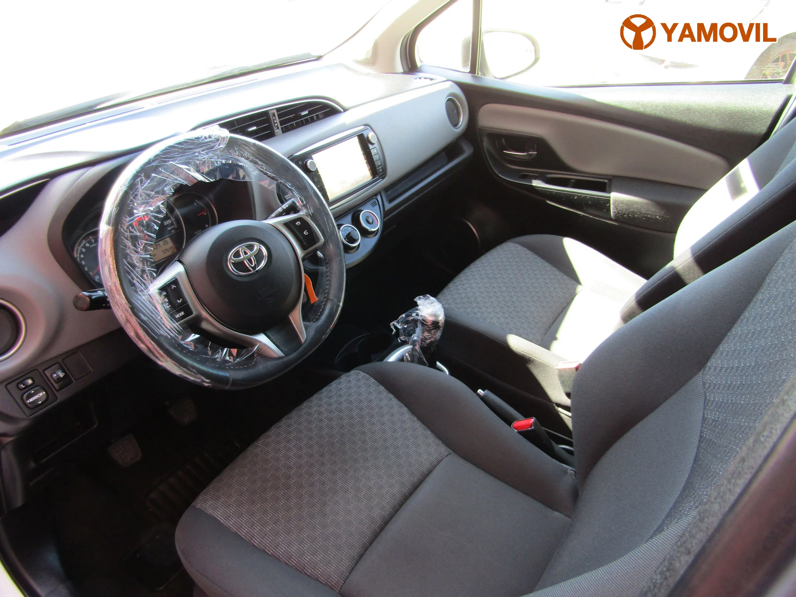 Toyota Yaris 1.0 ACTIVE  - Foto 19