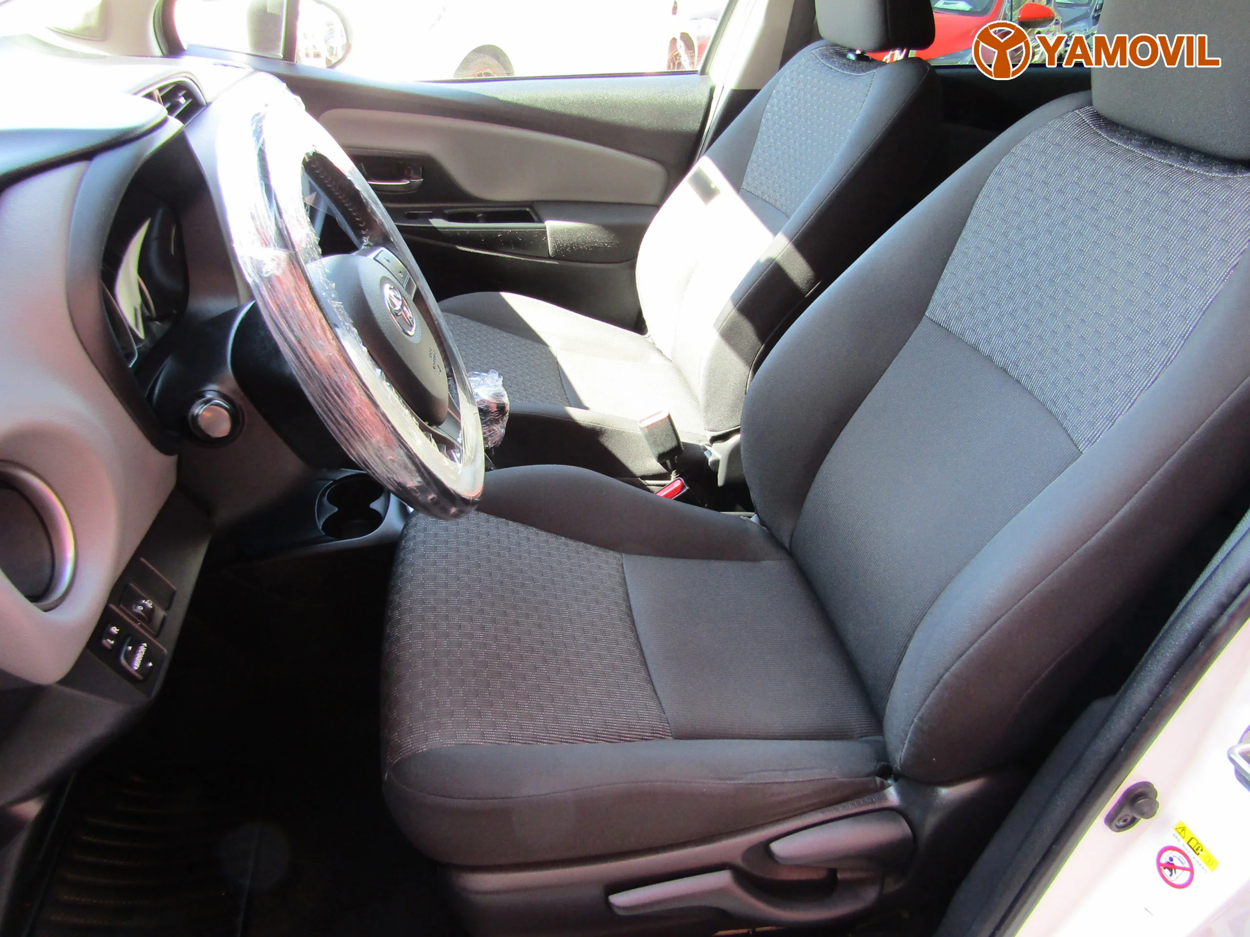 Toyota Yaris 1.0 ACTIVE  - Foto 18
