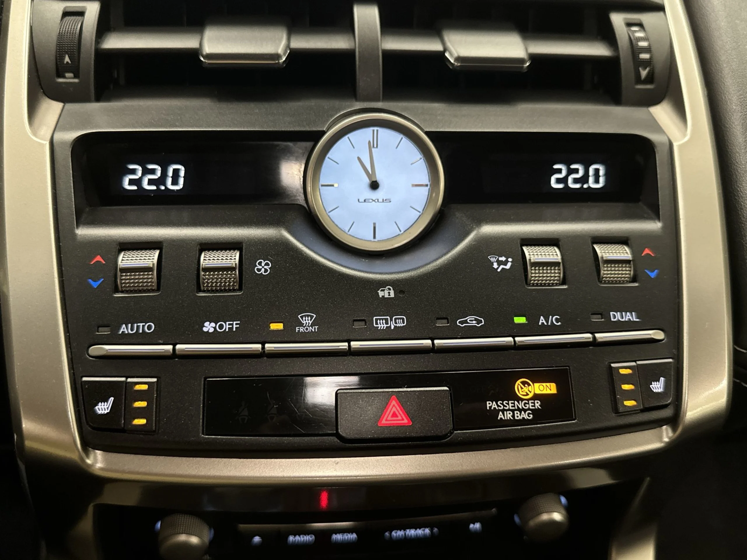 Lexus NX 300h Executive 4WD 145 kW (197 CV) - Foto 16