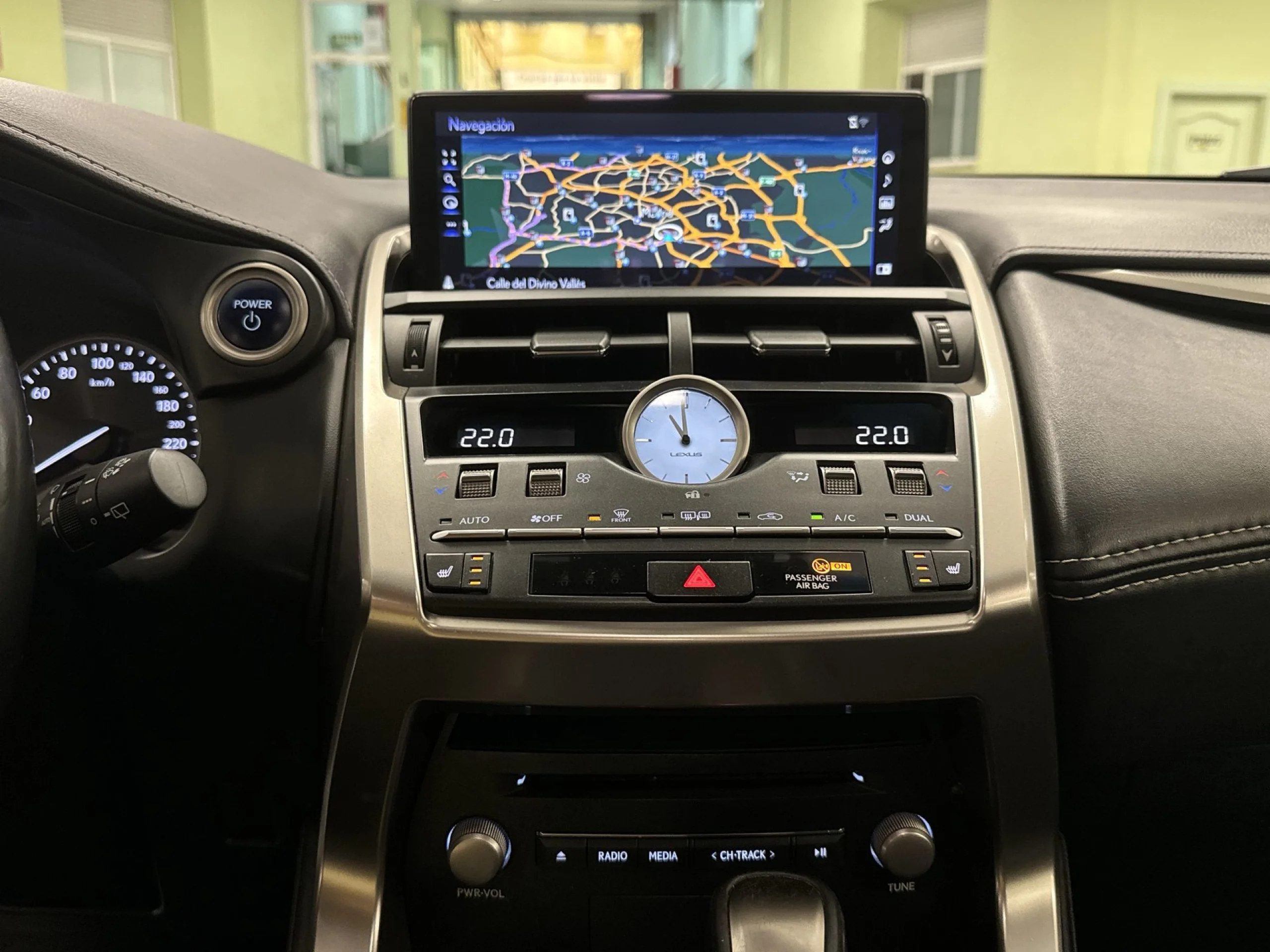 Lexus NX 300h Executive 4WD 145 kW (197 CV) - Foto 18