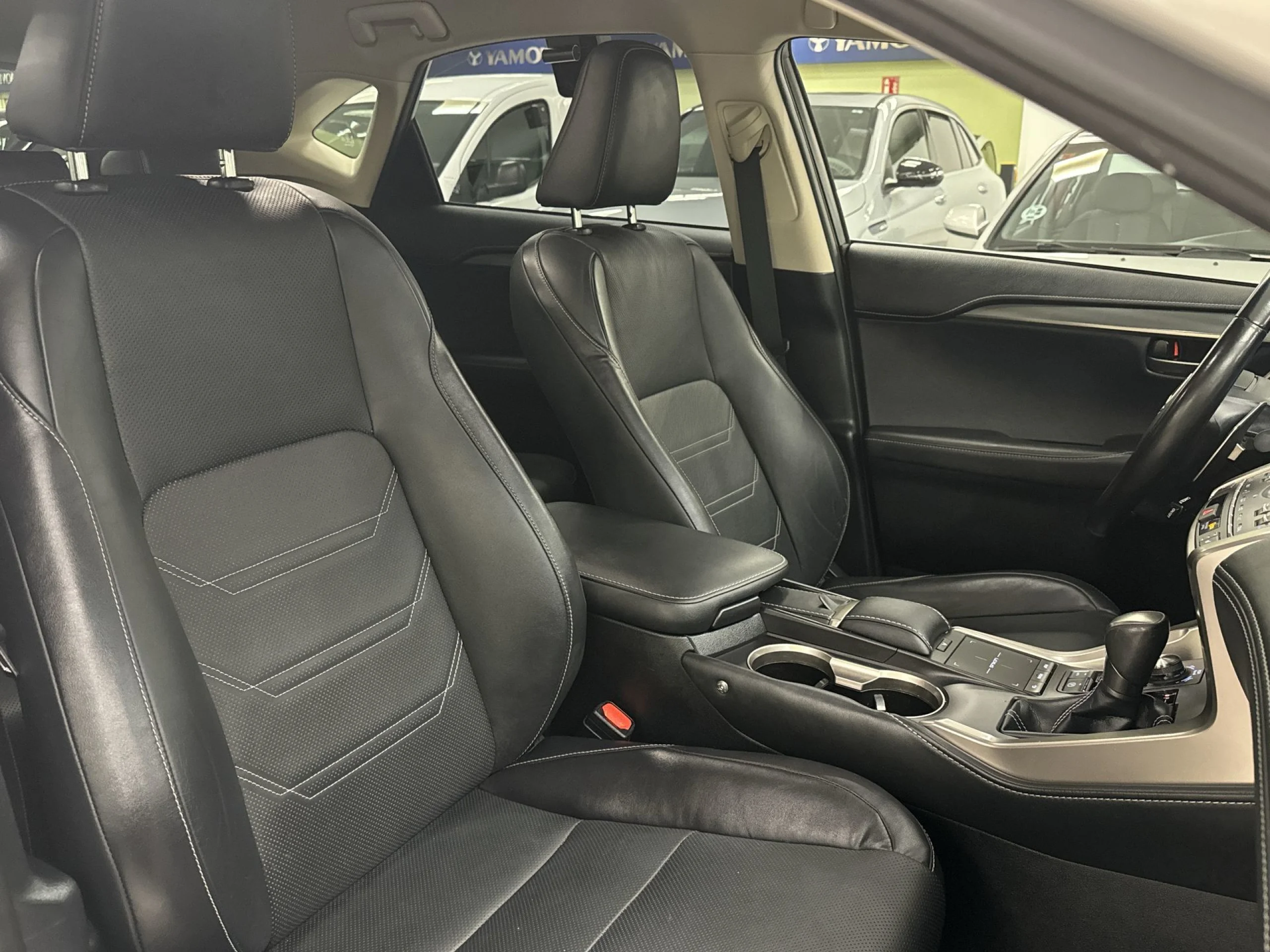 Lexus NX 300h Executive 4WD 145 kW (197 CV) - Foto 21