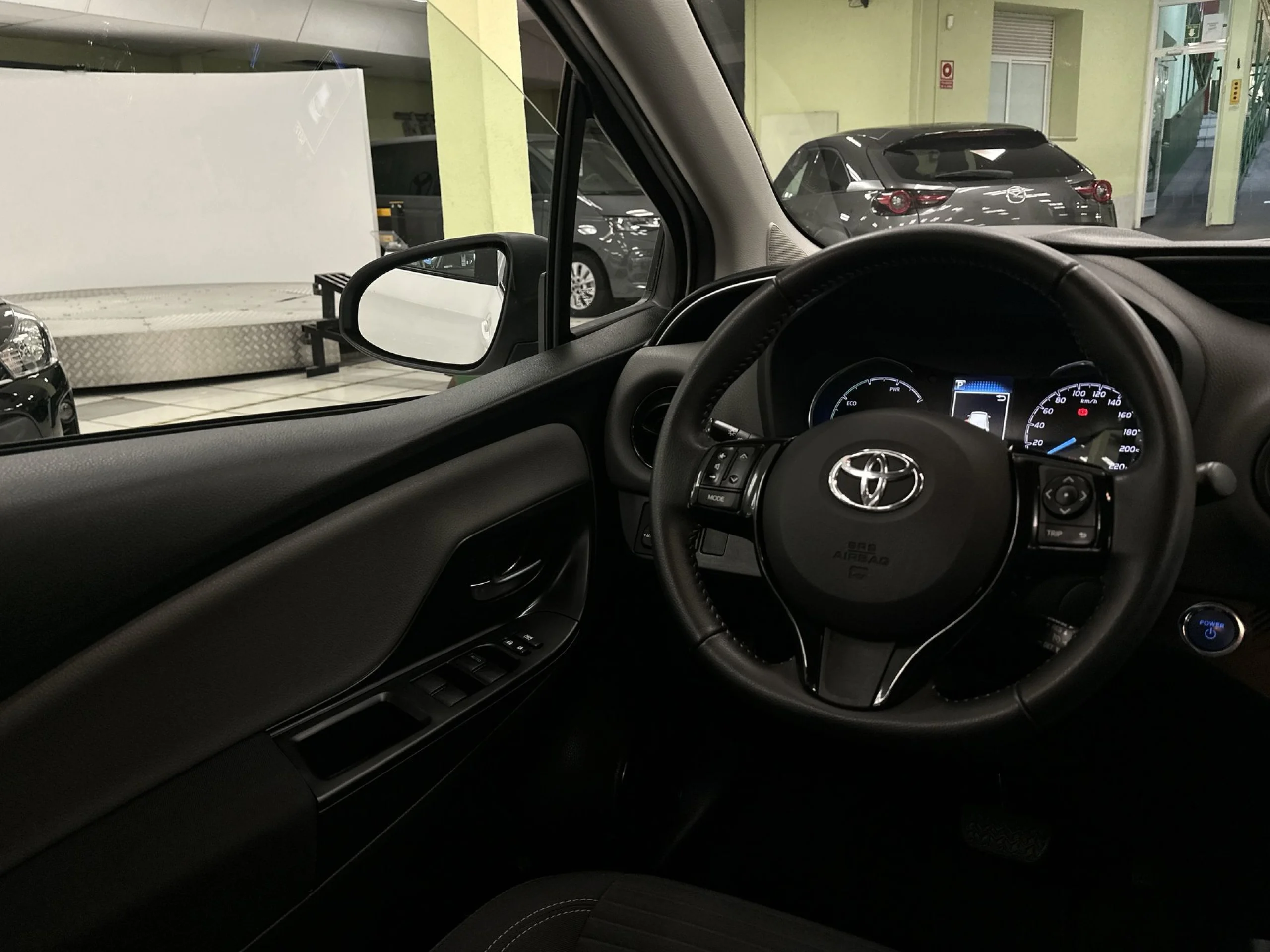 Toyota Yaris 1.5 Hybrid Active 74 kW (100 CV) - Foto 12
