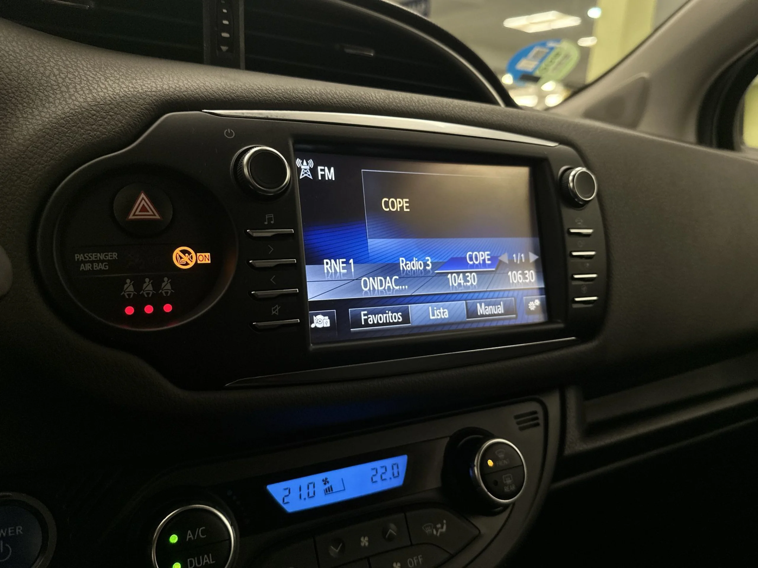 Toyota Yaris 1.5 Hybrid Active 74 kW (100 CV) - Foto 18