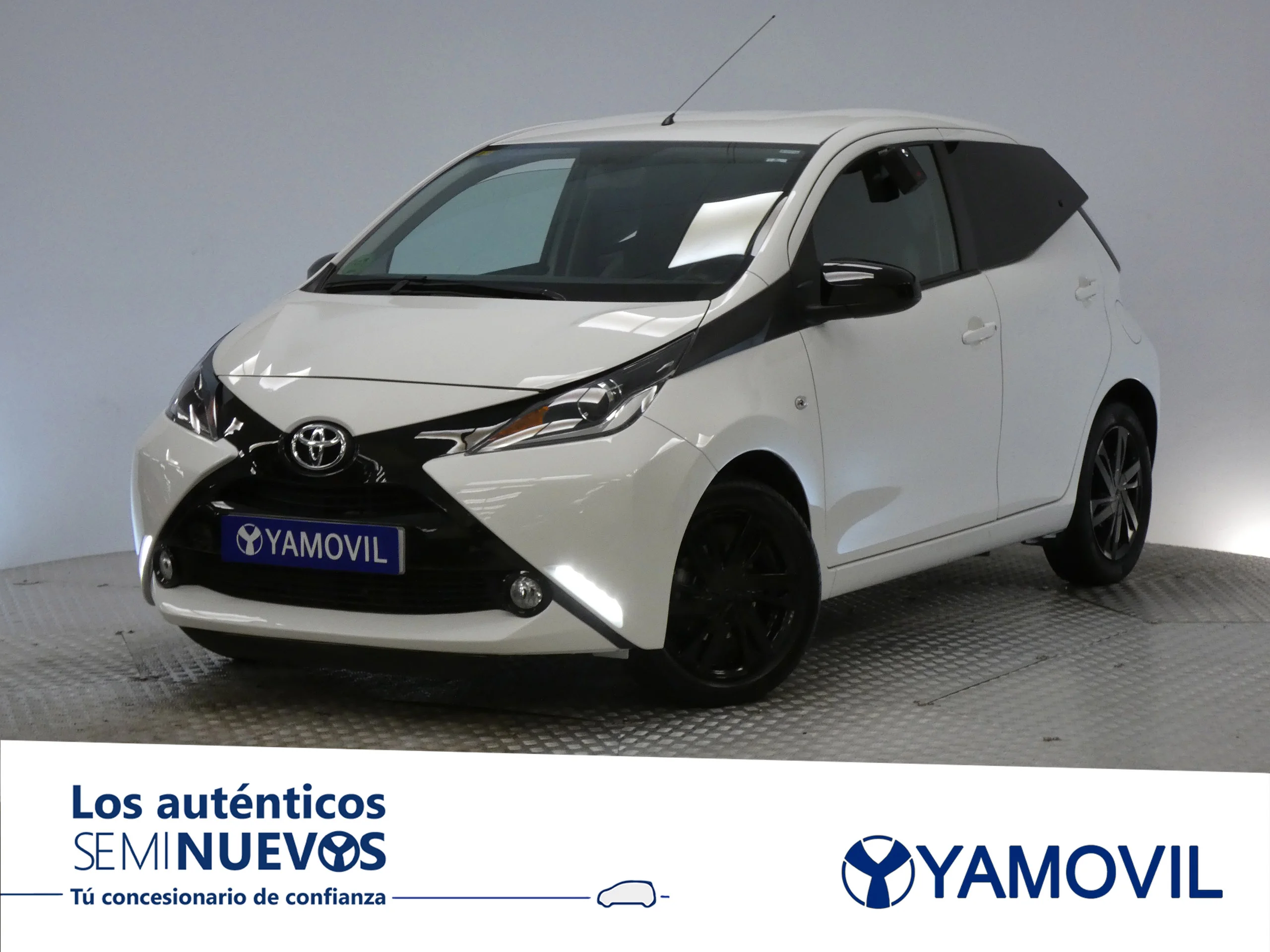 Toyota Aygo 1.0 X-PLAY Aut - Foto 1