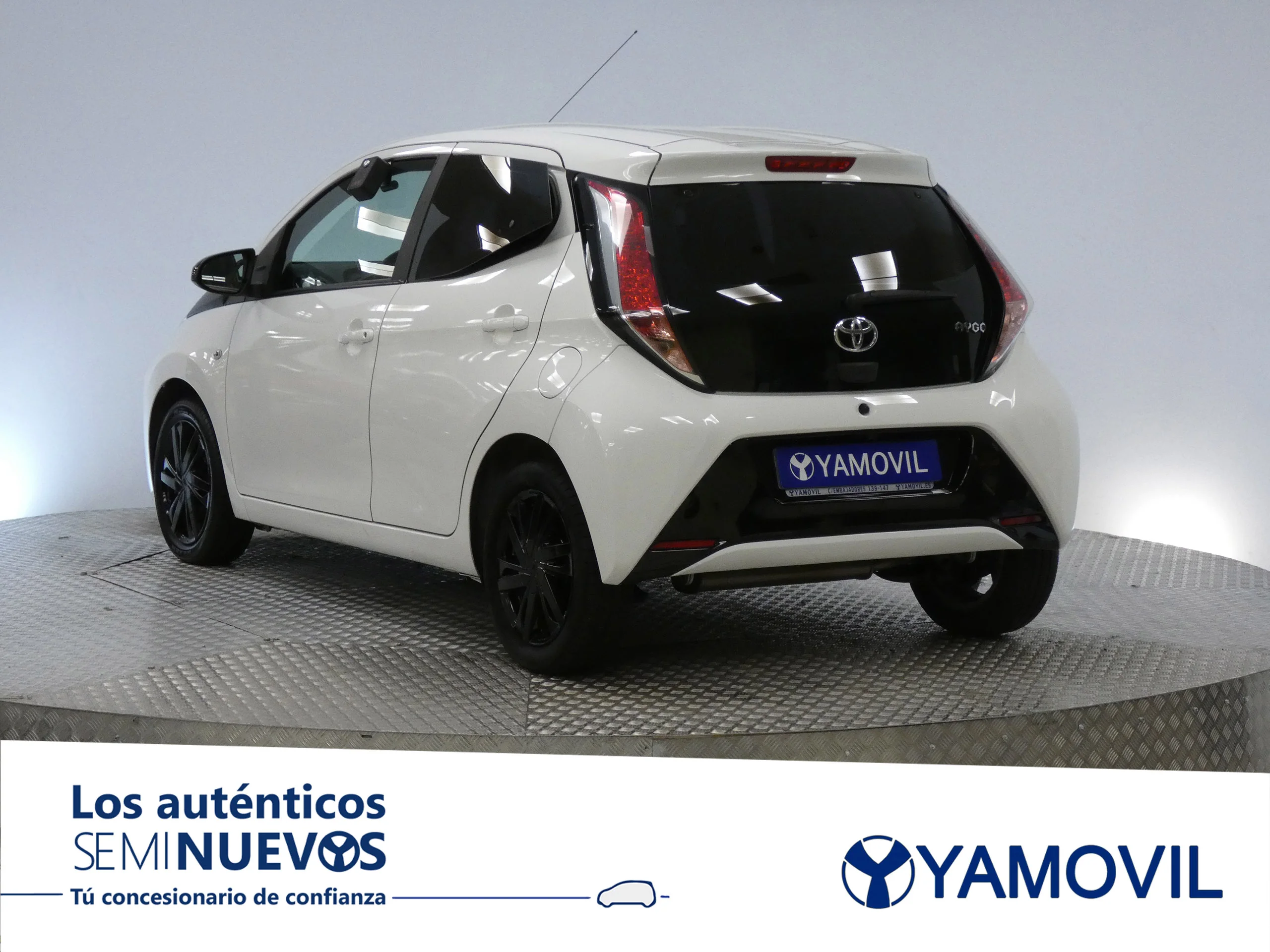 Toyota Aygo 1.0 X-PLAY Aut - Foto 4