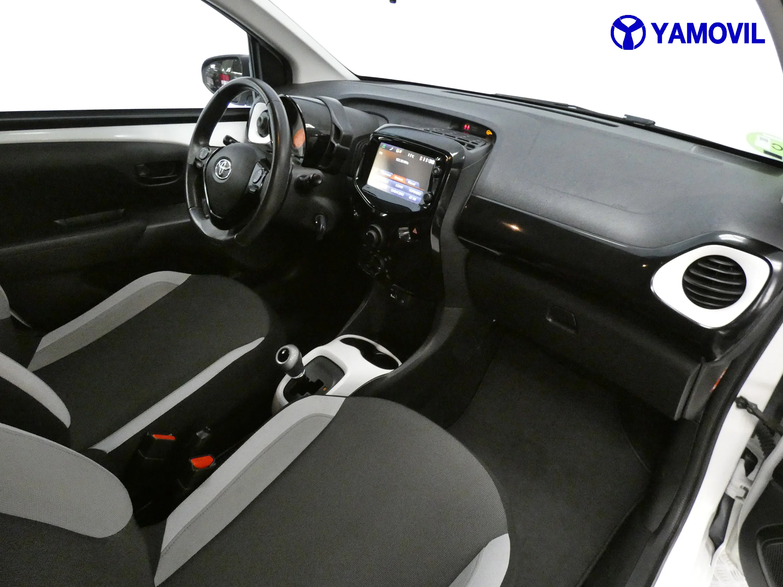 Toyota Aygo 1.0 X-PLAY Aut - Foto 14