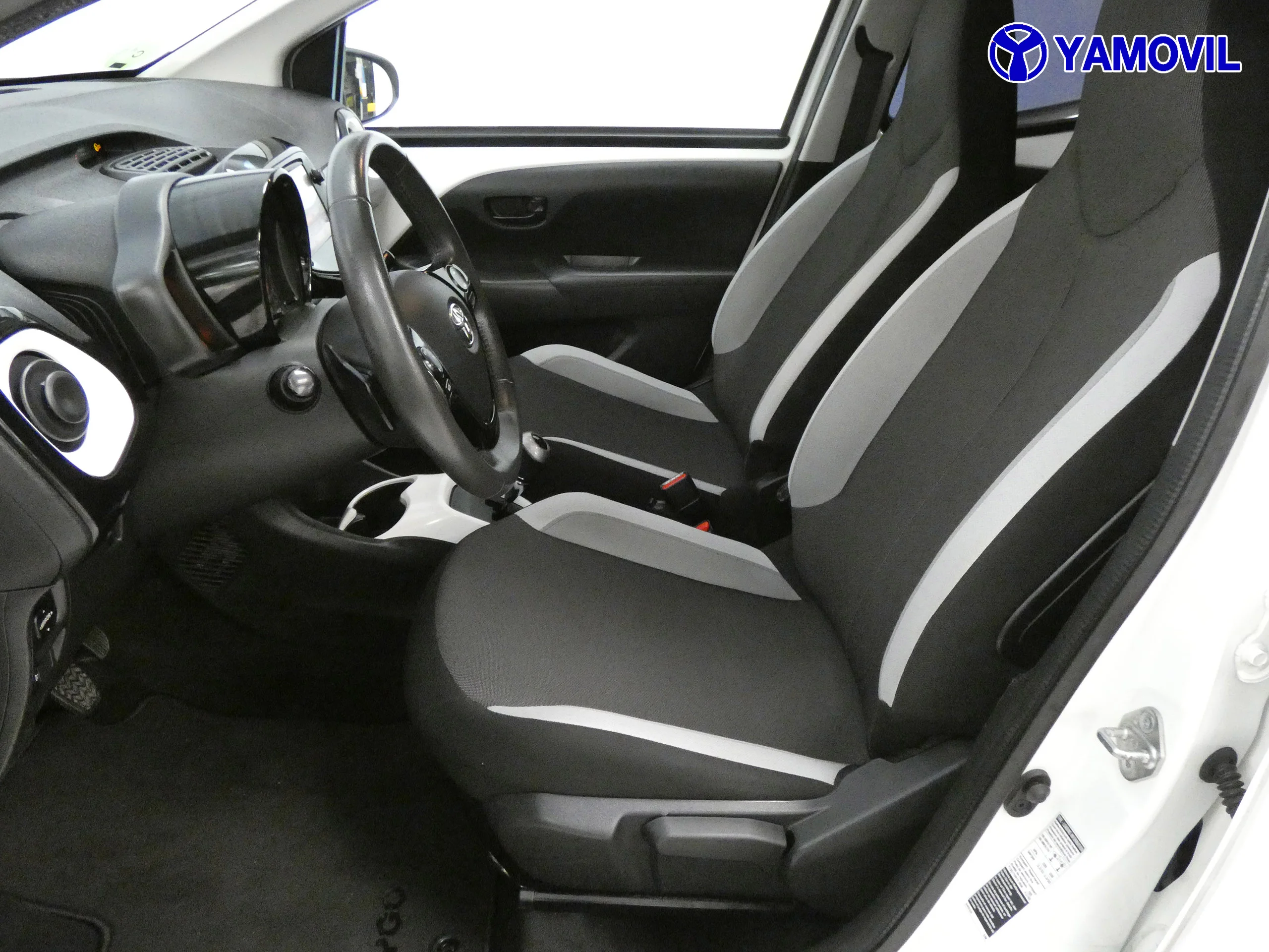 Toyota Aygo 1.0 X-PLAY Aut - Foto 18