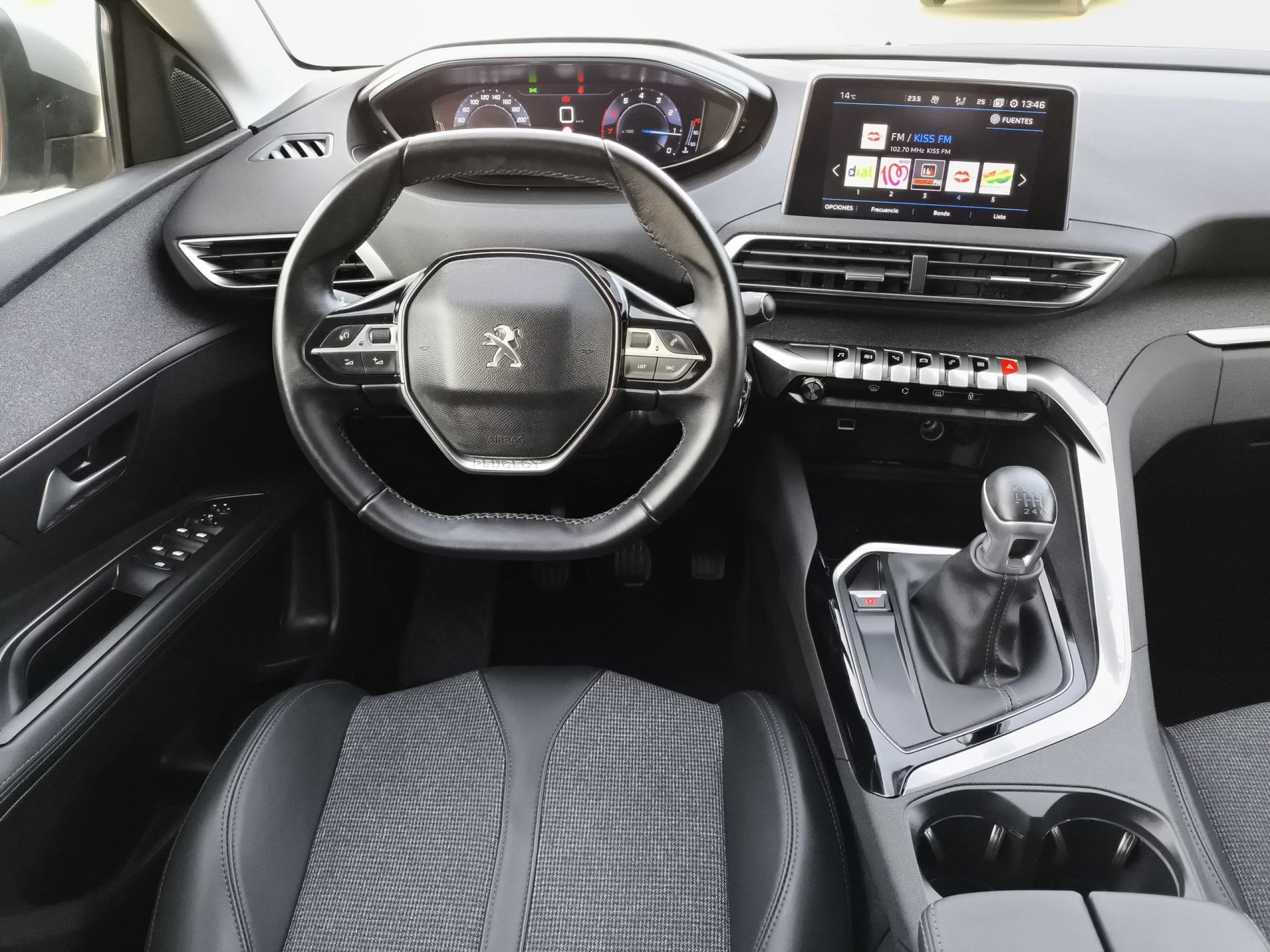 Peugeot 3008 PureTech 130 SANDS Allure 96 kW (130 CV) - Foto 18