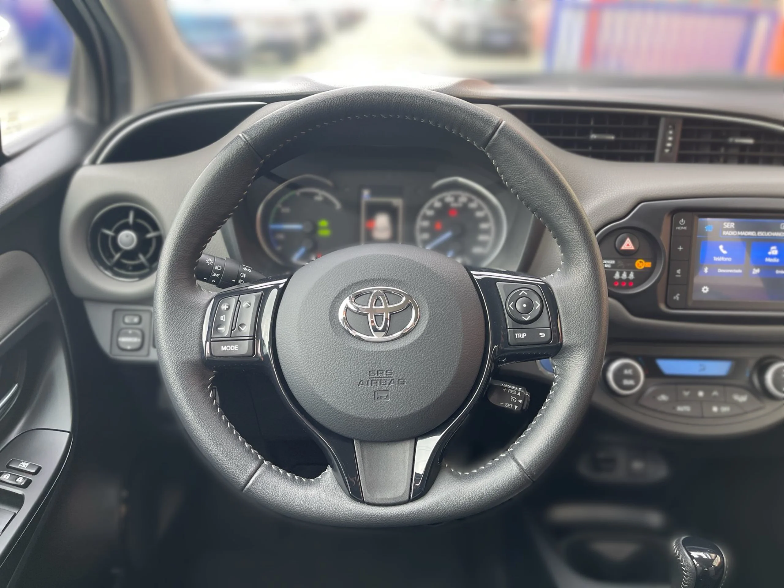 Toyota Yaris 100H Feel 74 kW (100 CV) - Foto 10