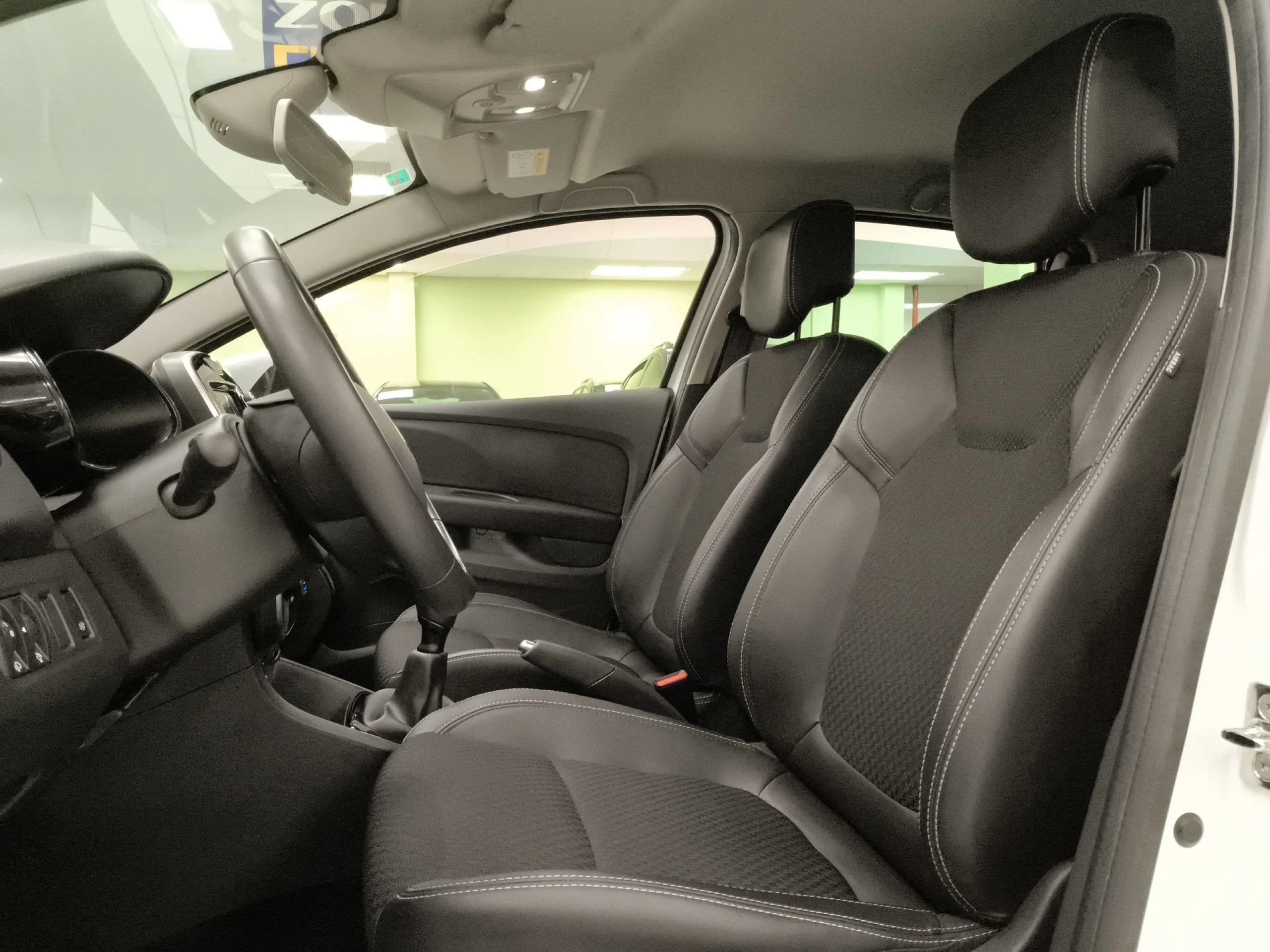 Renault Clio Zen TCe 66 kW (90 CV) - Foto 8