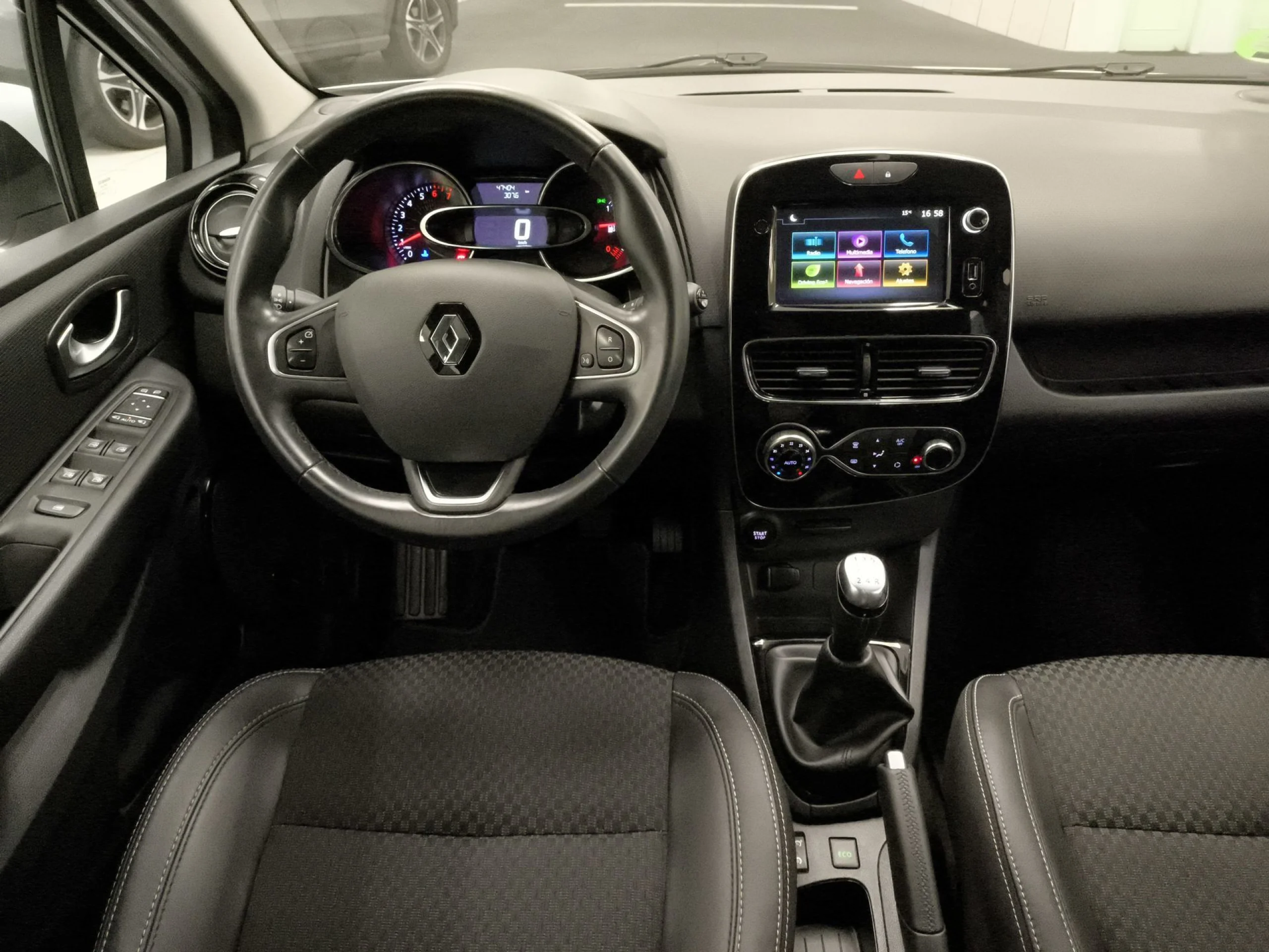 Renault Clio Zen TCe 66 kW (90 CV) - Foto 17