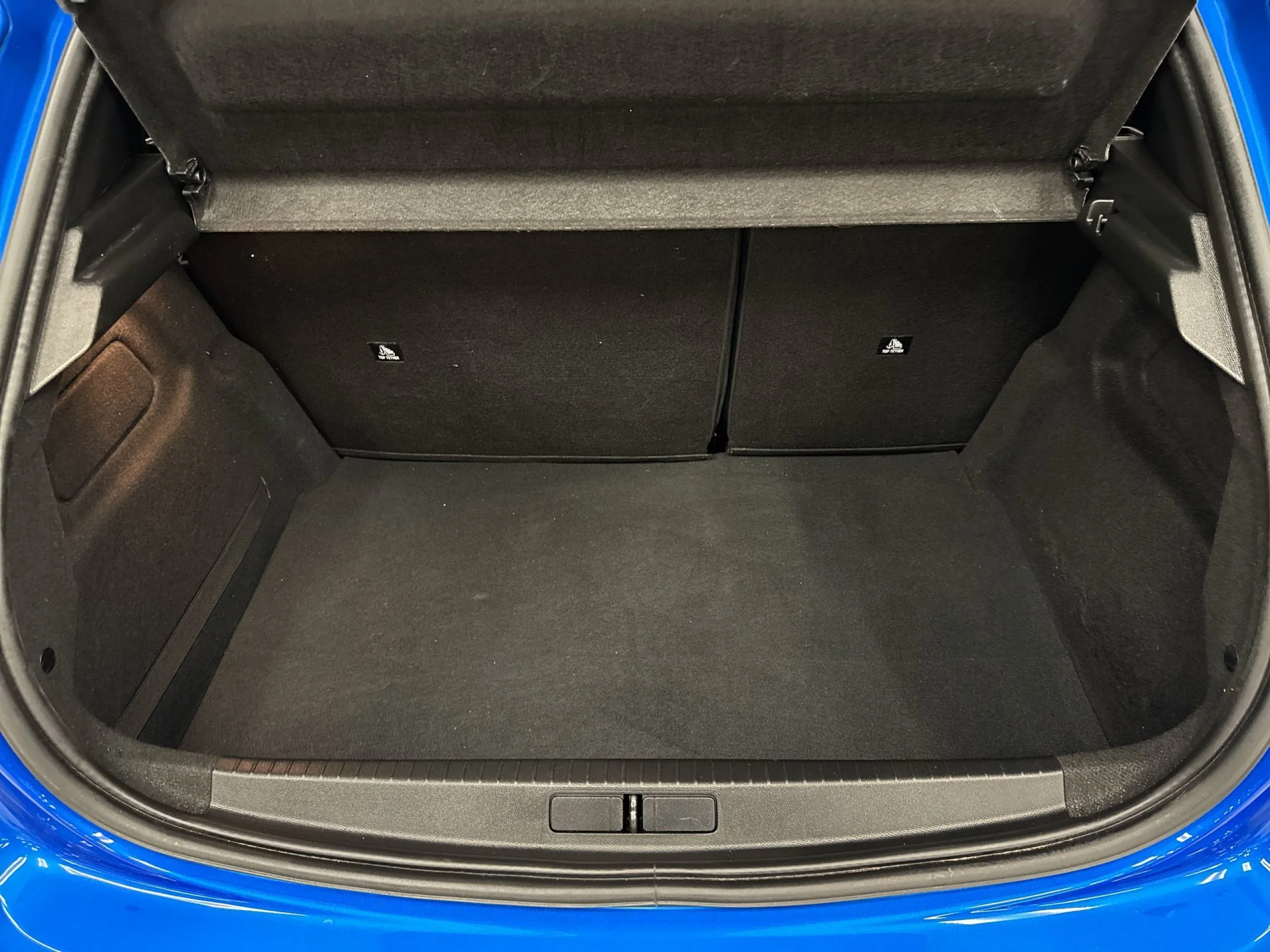 Peugeot E-208 Eléctrico Allure Pack 100 kW (136 CV) - Foto 24